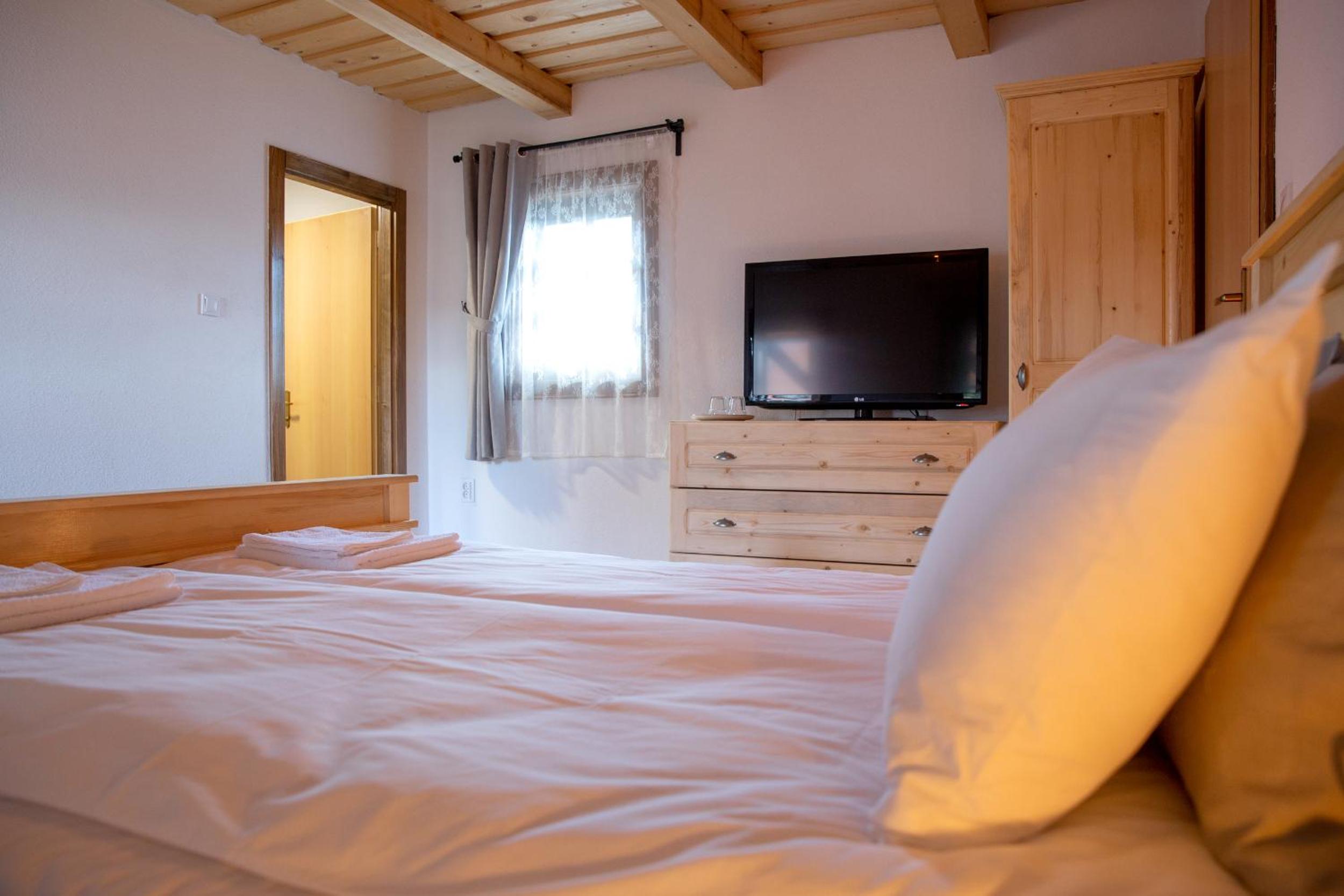 Double Room with Private Bathroom photo 1