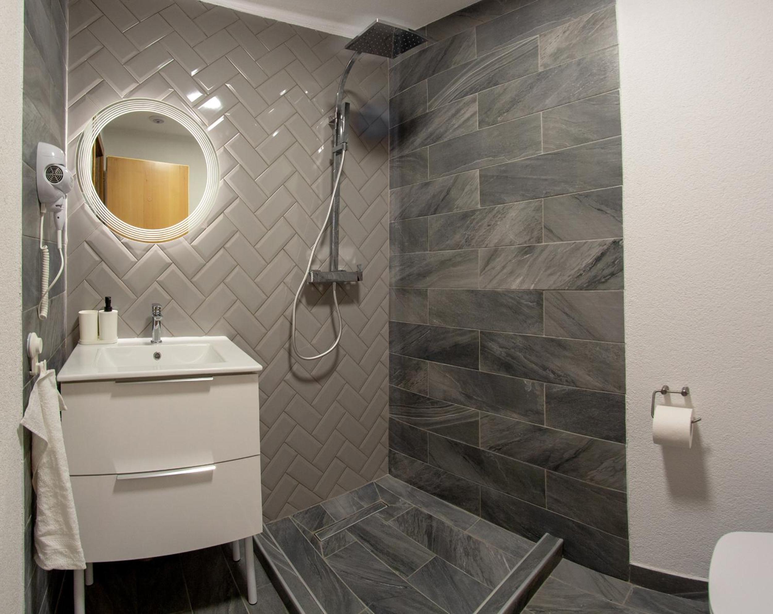 Double Room with Private Bathroom photo 3