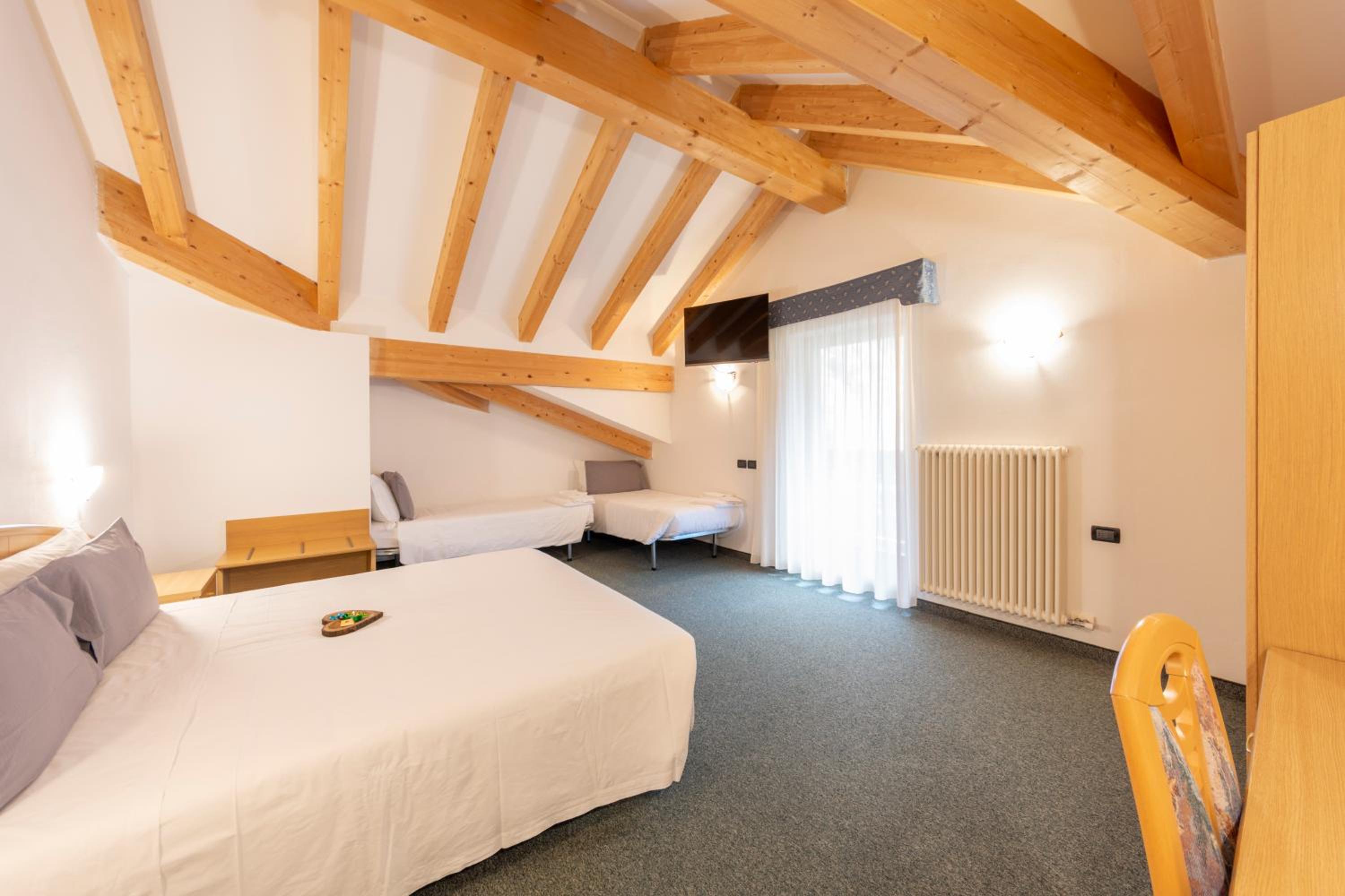 Classic Quadruple Room photo 2