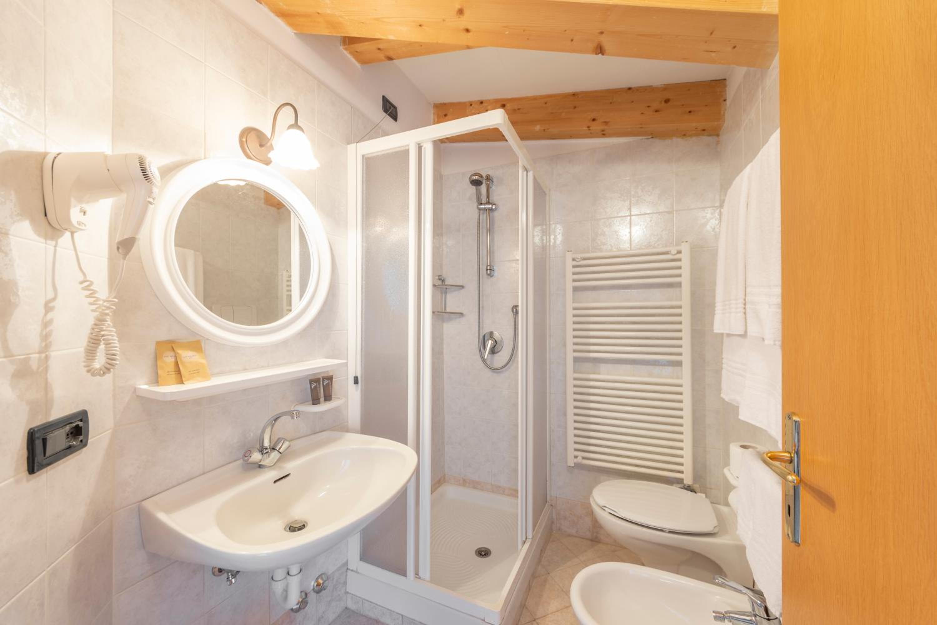Classic Large Double Room - Photo 4