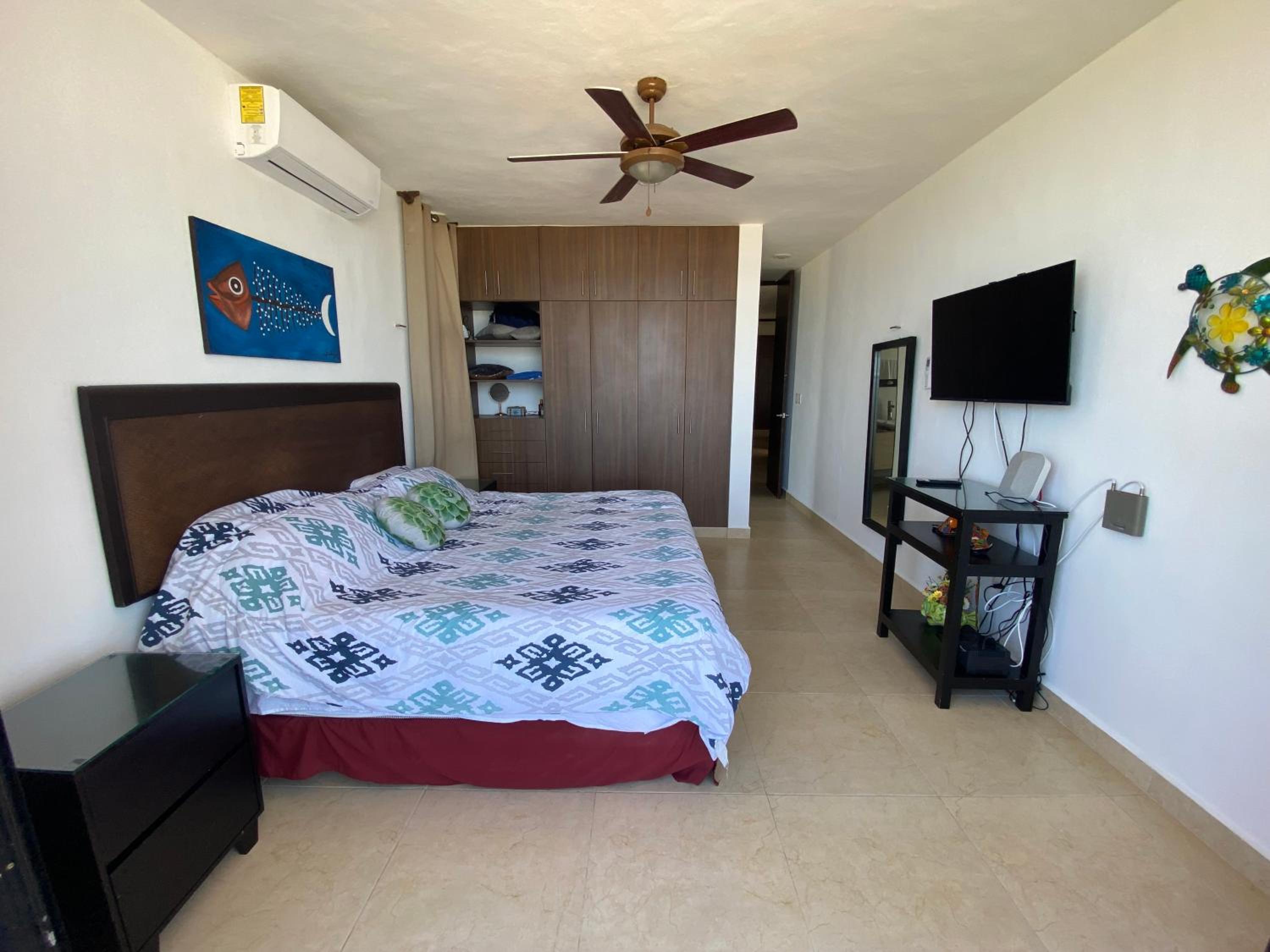 Four-Bedroom House photo 1