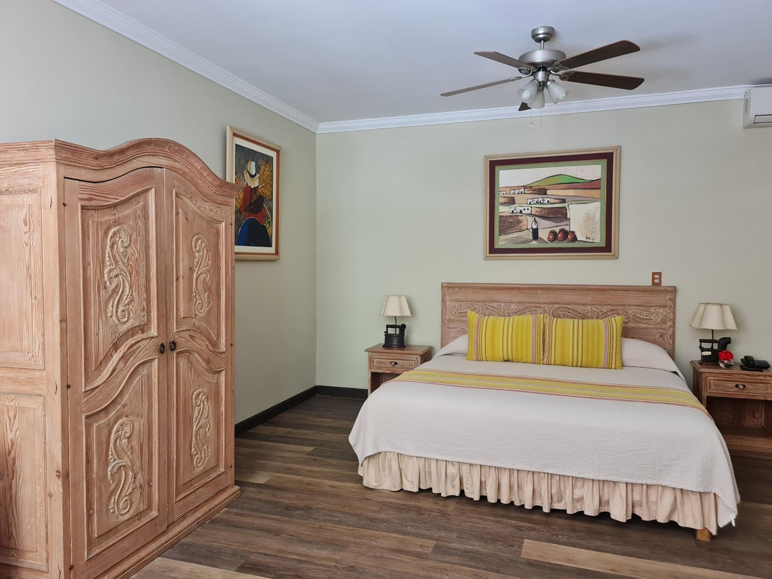 Colonial Double Room - Photo 8