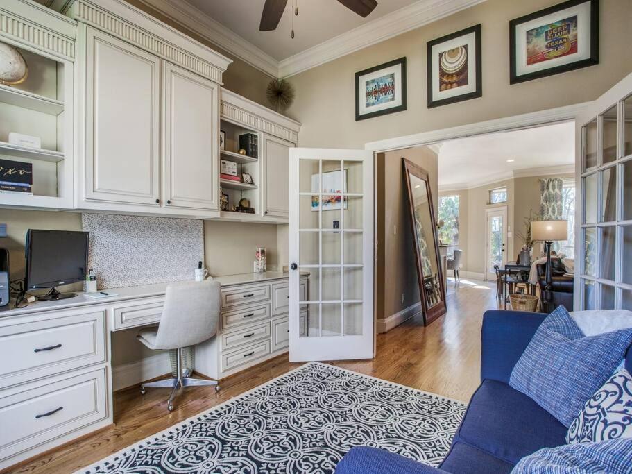 Three-Bedroom House photo 2