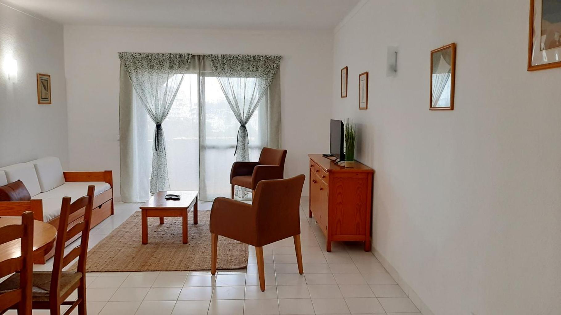 One-Bedroom Apartment photo 1