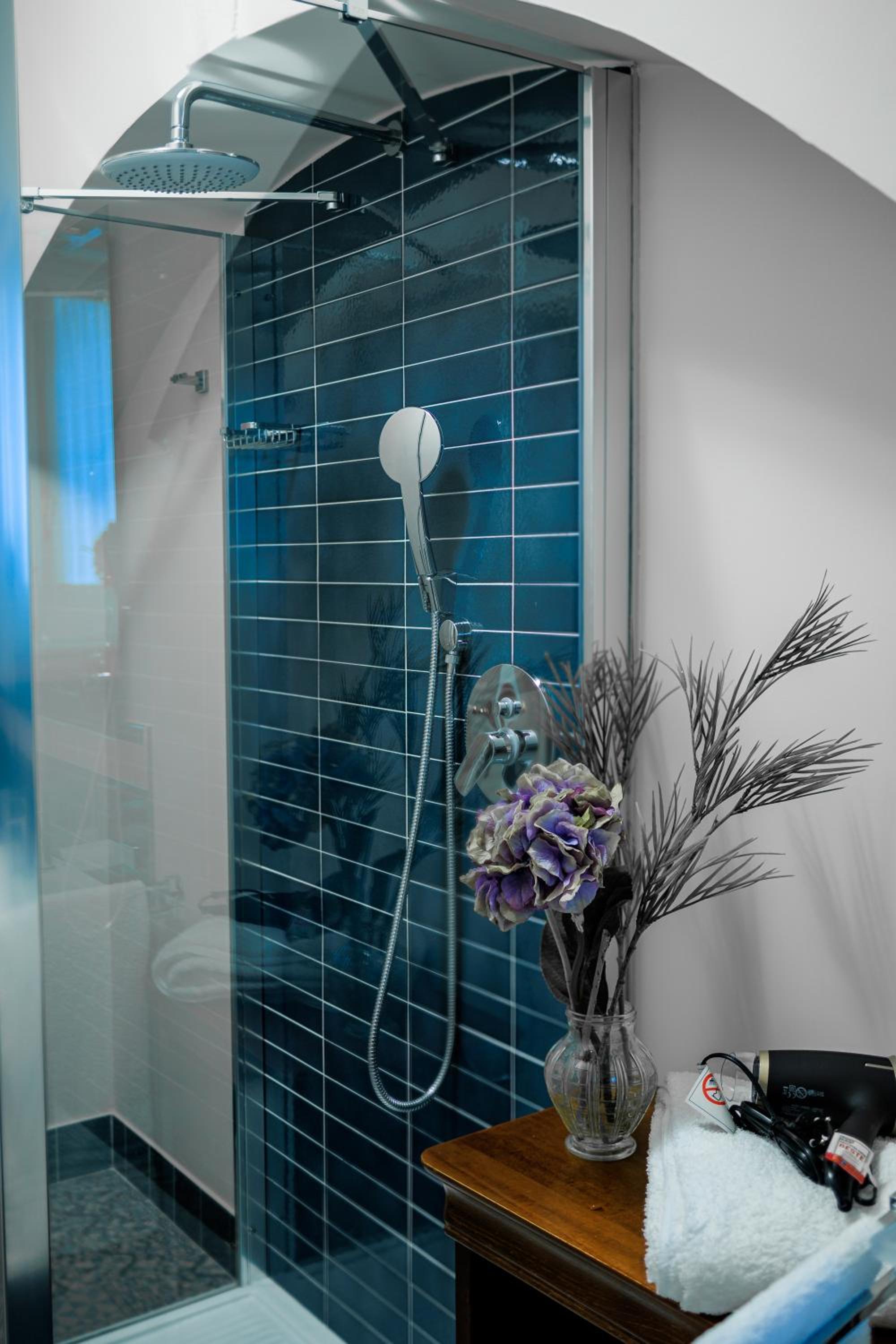 Triple Room with Private External Bathroom - Photo 6
