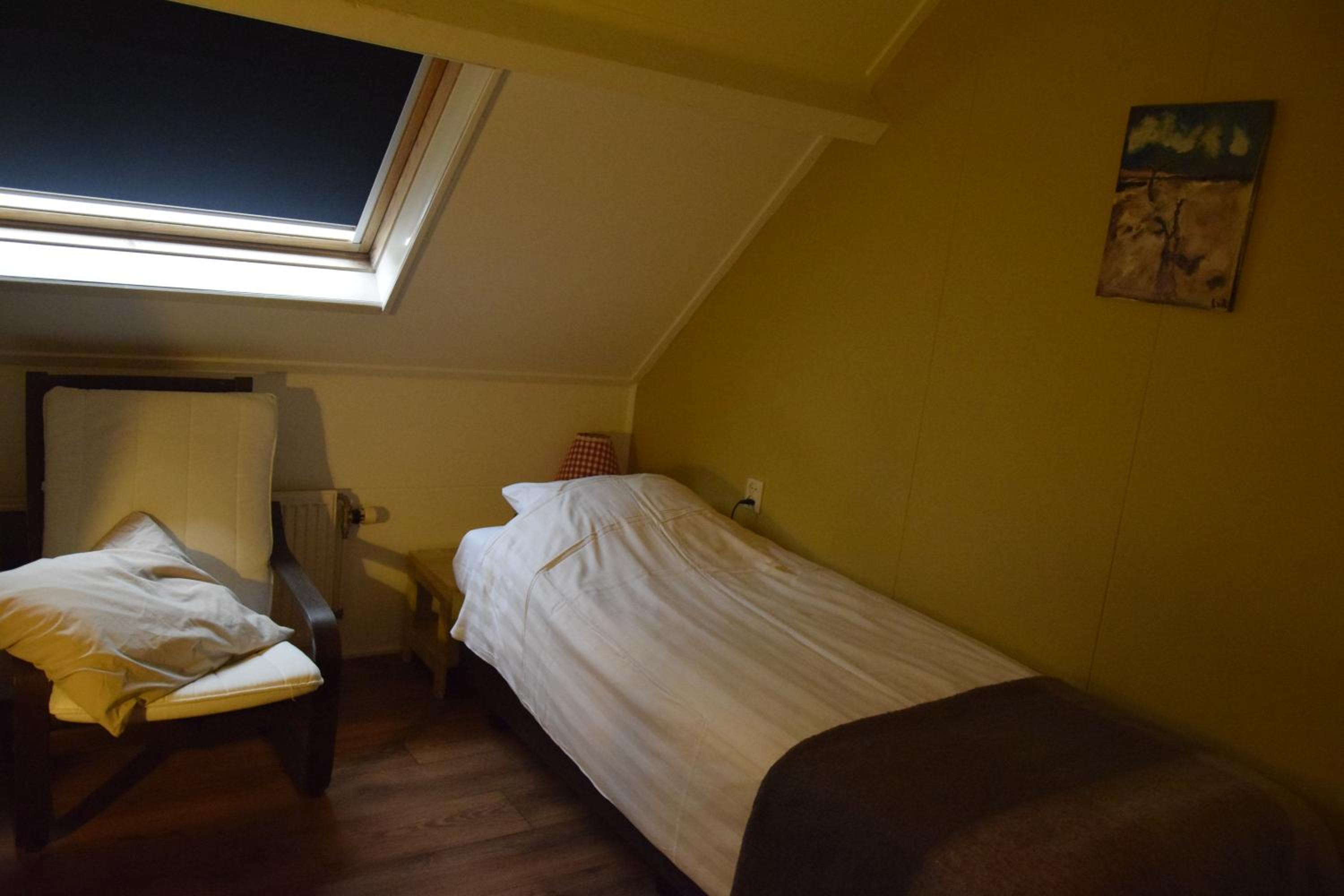 Standard Room with Shared Bathroom photo 1