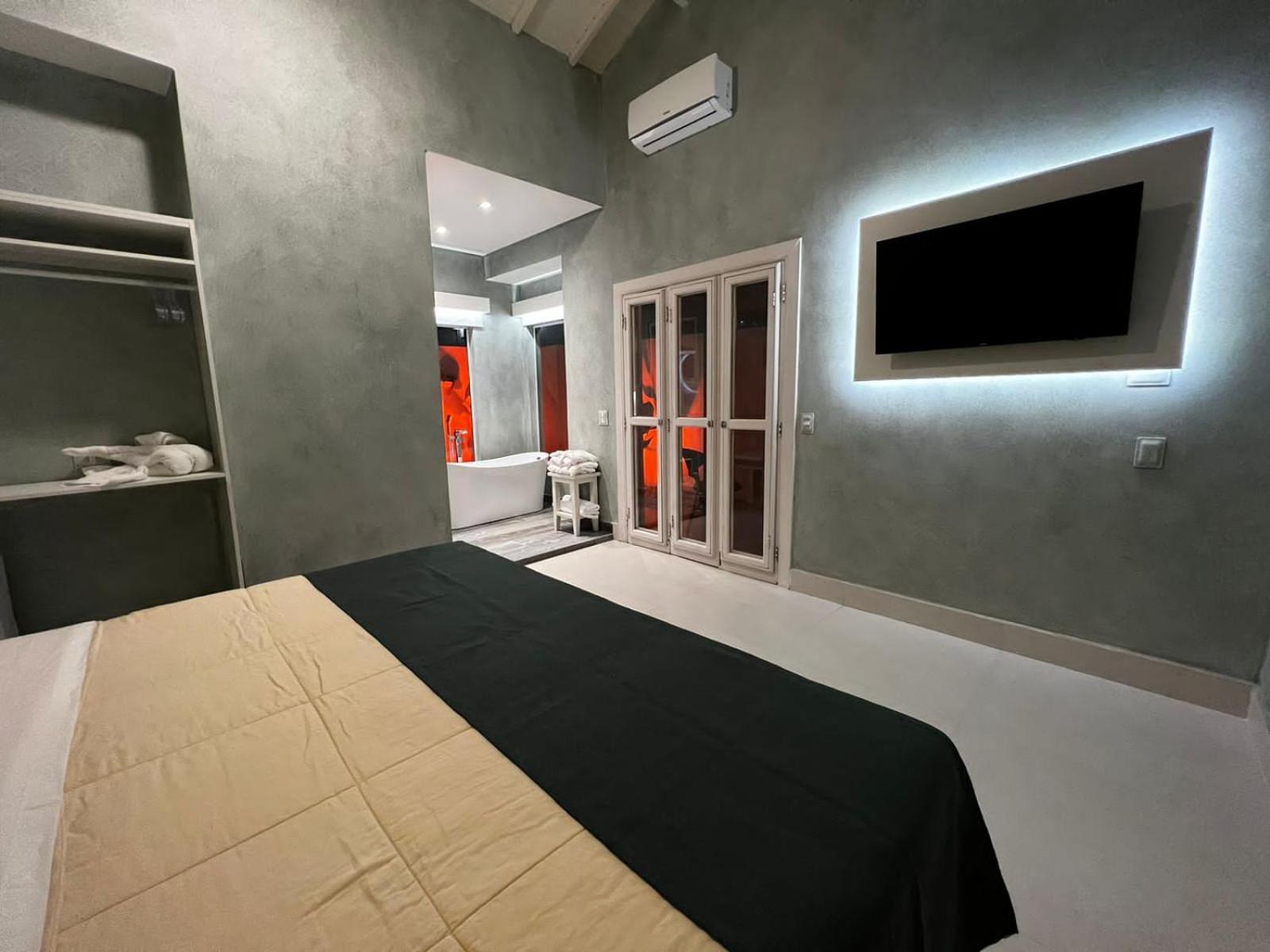 King Room with Spa Bath