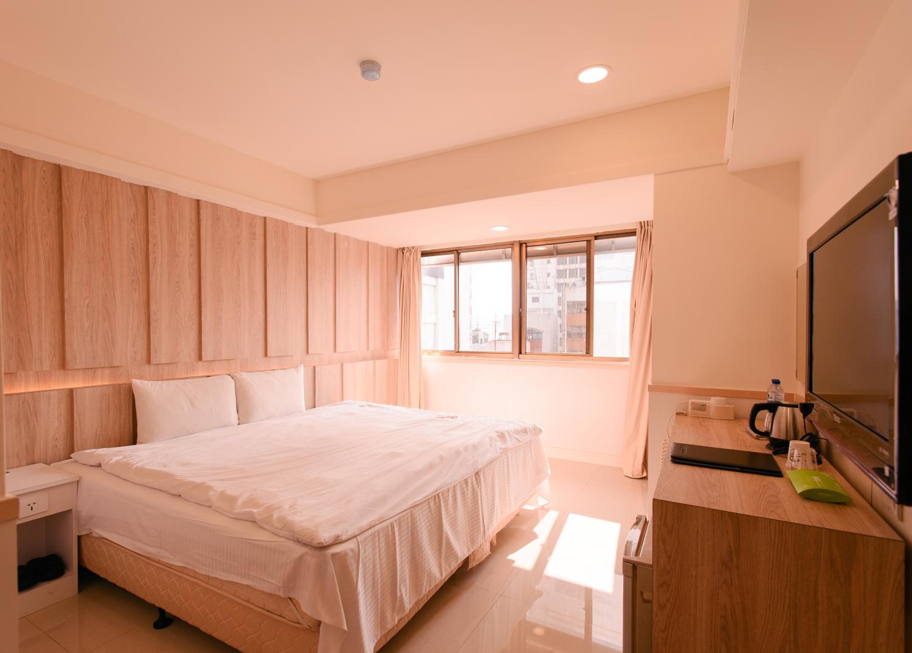 Standard Double Room - Photo 2