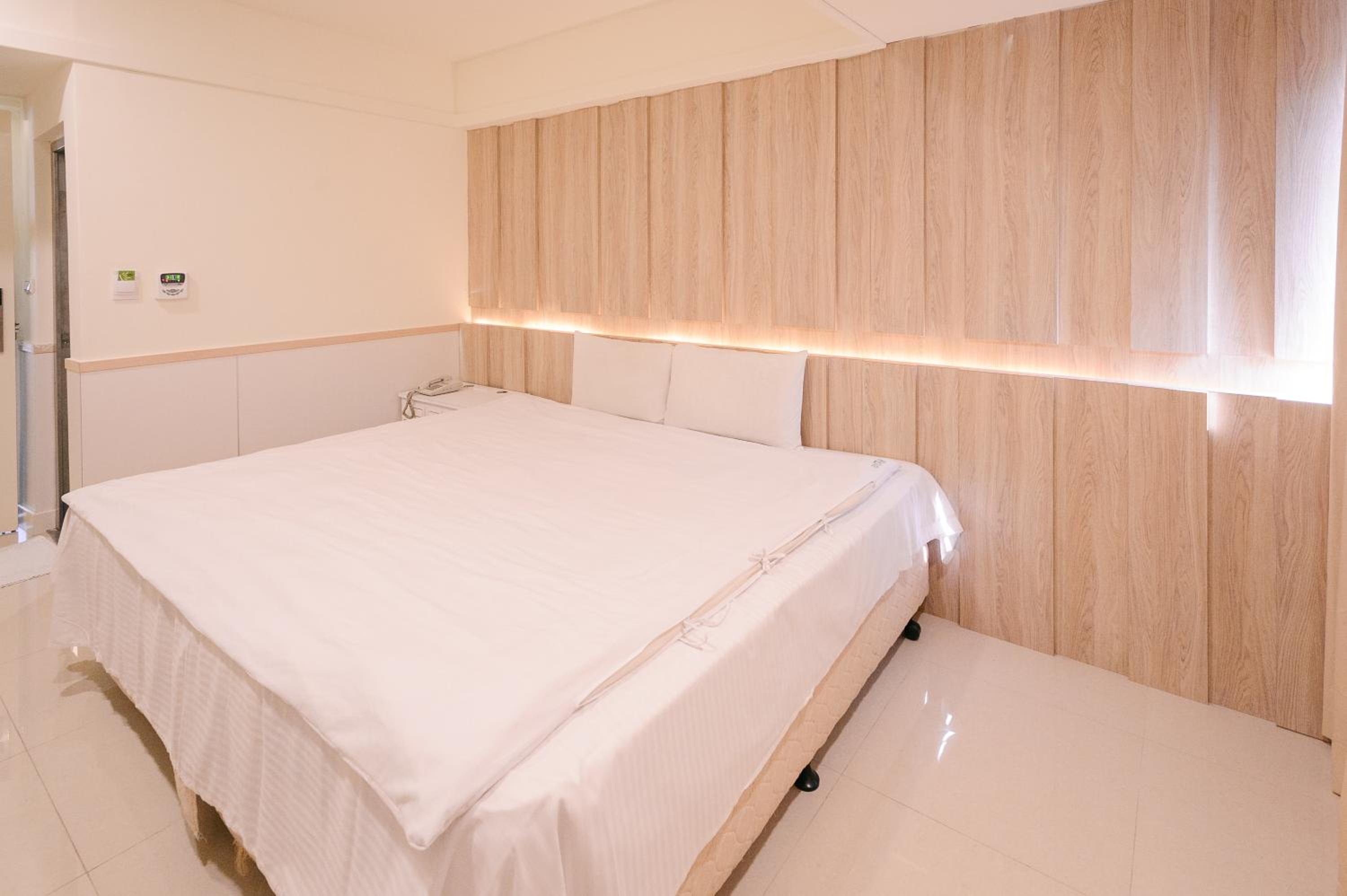 Standard Double Room - Photo 6