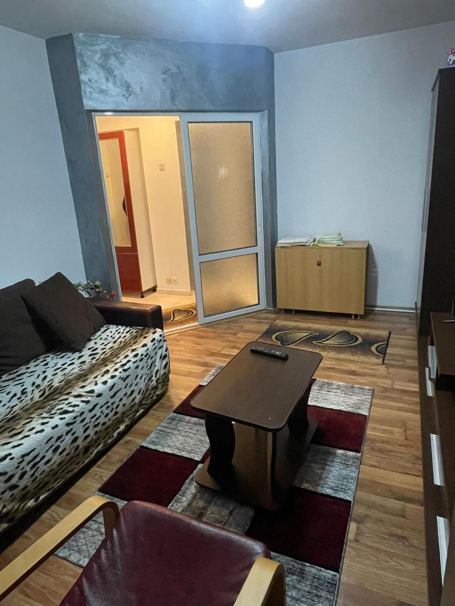 One-Bedroom Apartment - Photo 6