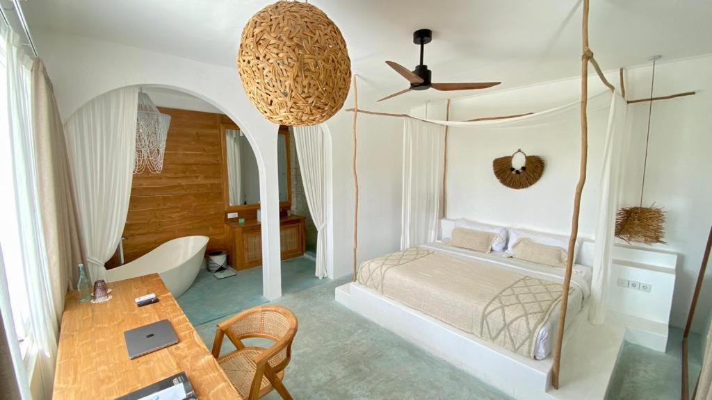 Deluxe King Suite with Sunset View