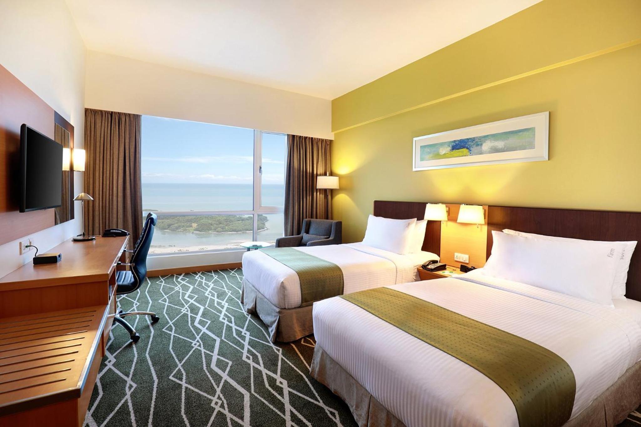 Standard Twin Room with Sea View - Photo 4