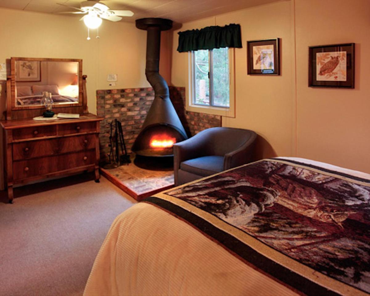 Deluxe Queen Suite