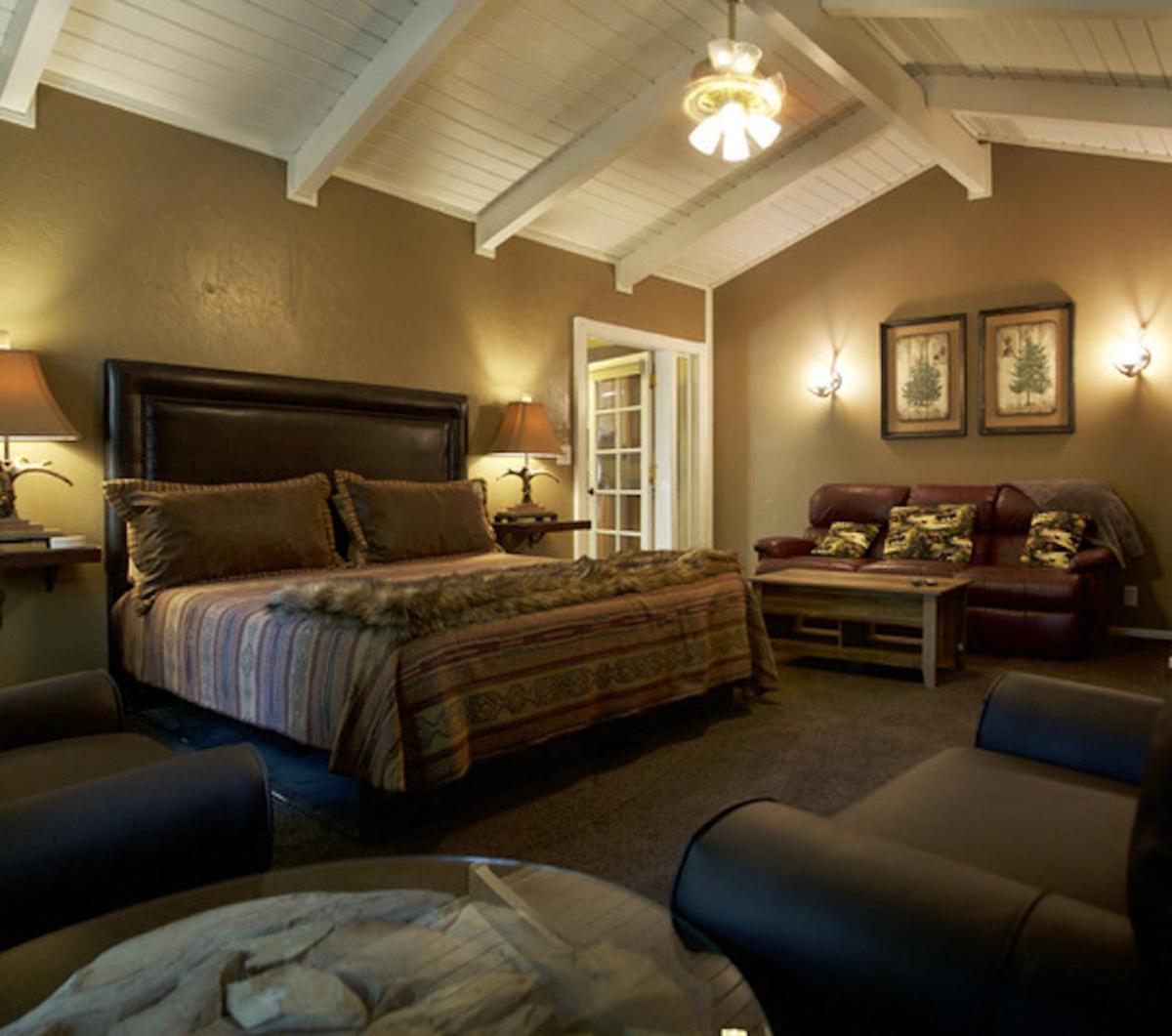 Deluxe King Suite