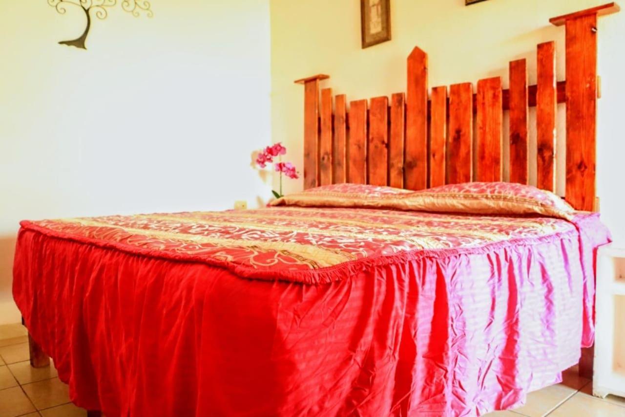 Deluxe Room (2 Adults + 1 Child)