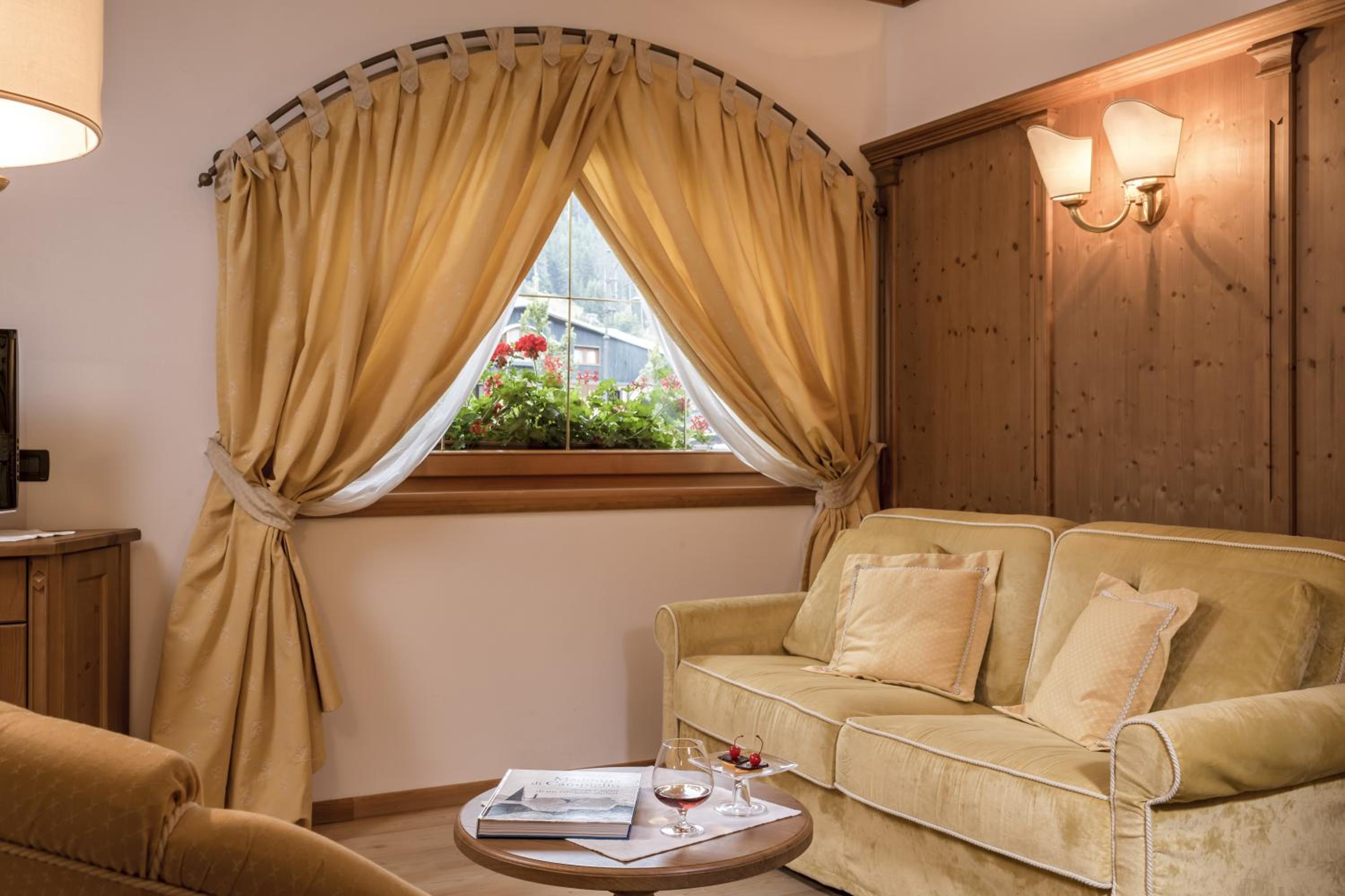 Luxury Suite photo 1