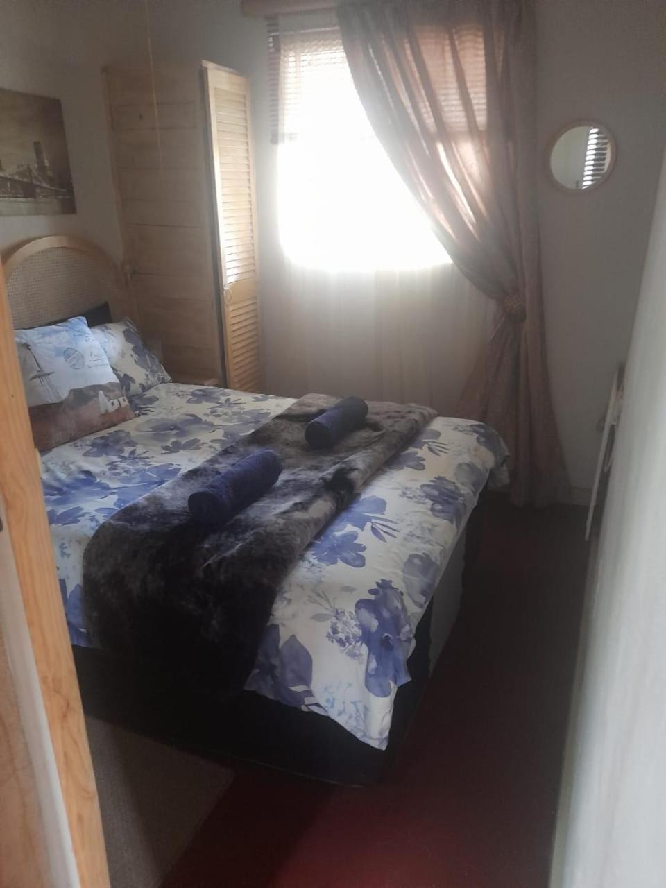 Two-Bedroom Apartment - Photo 6