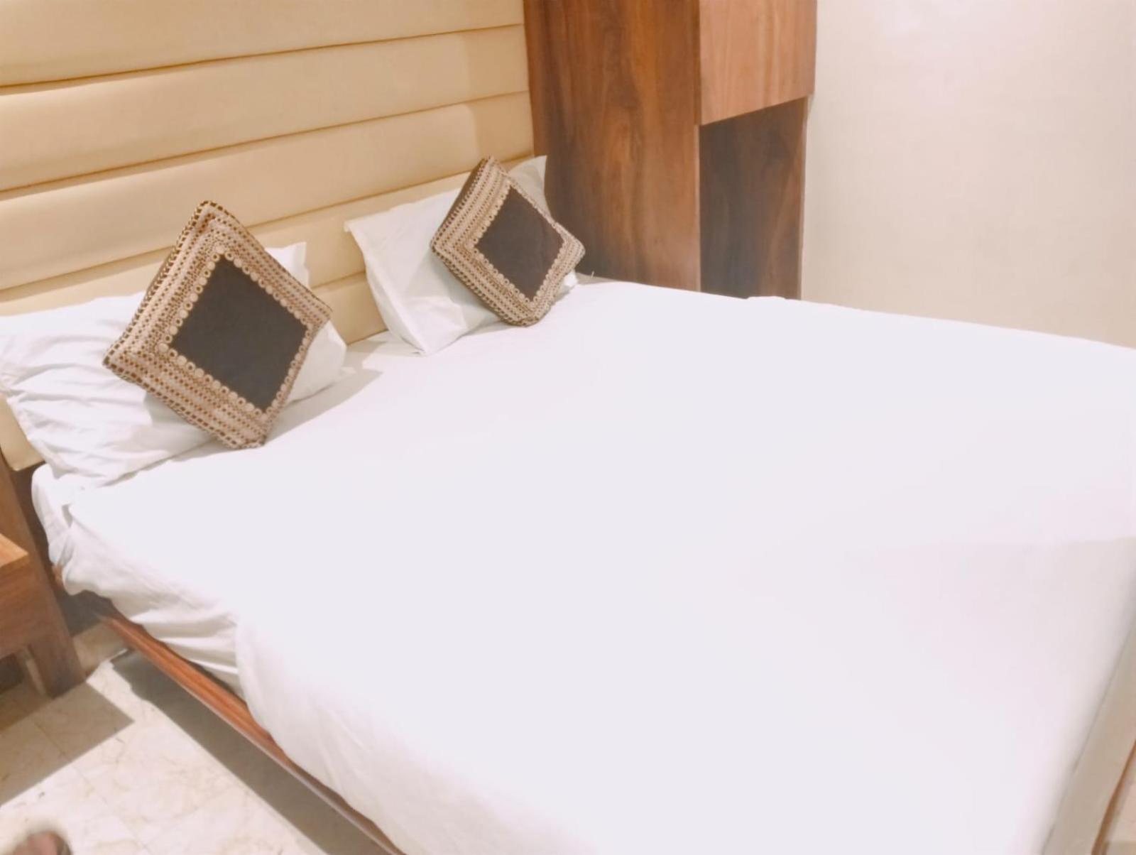 Deluxe Double Room - Photo 10