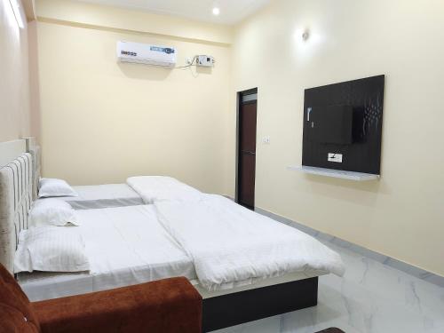 Deluxe Triple Room photo 2