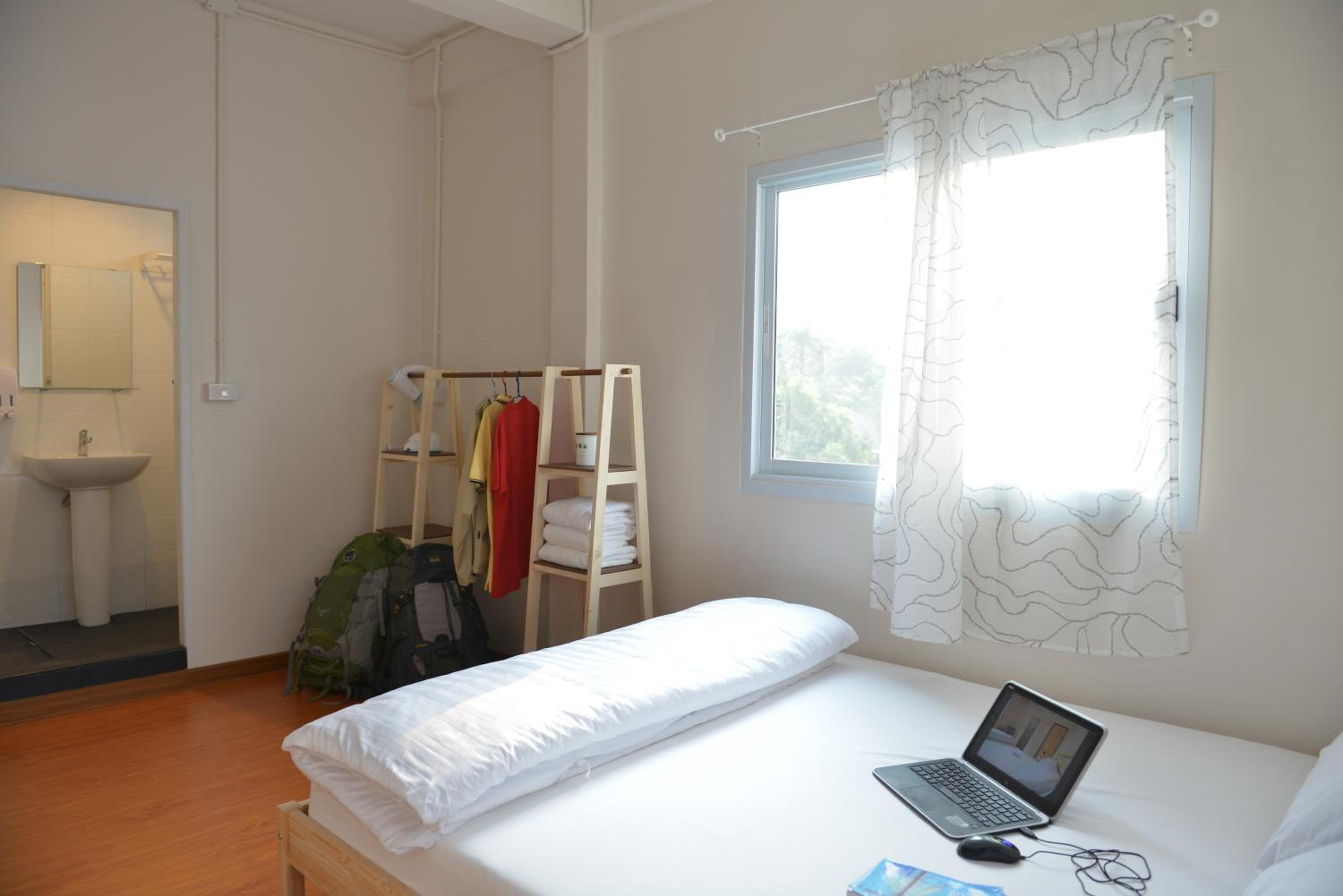 Family Room with Private Bathroom photo 3
