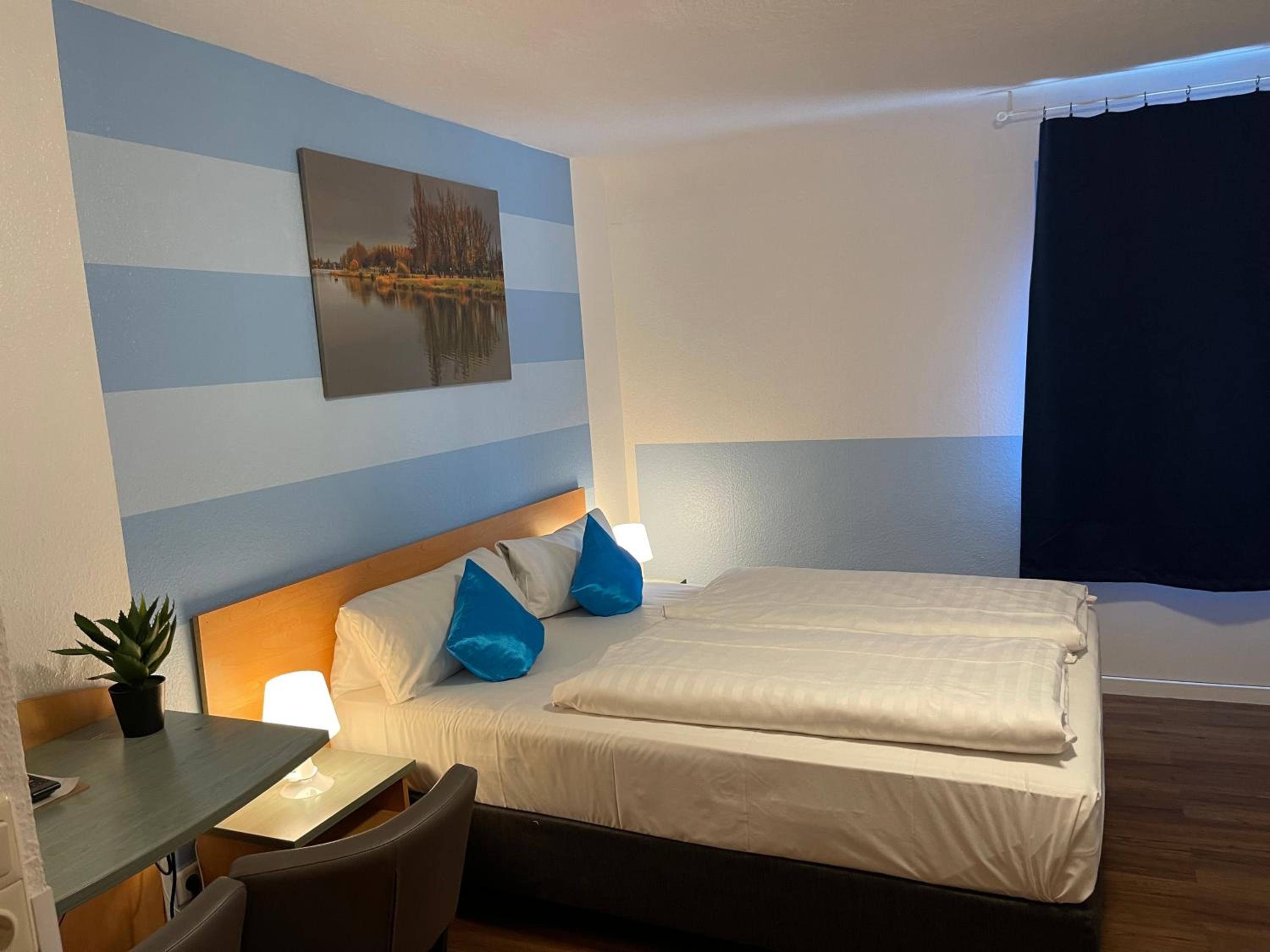 Double or Twin Room - Photo 18