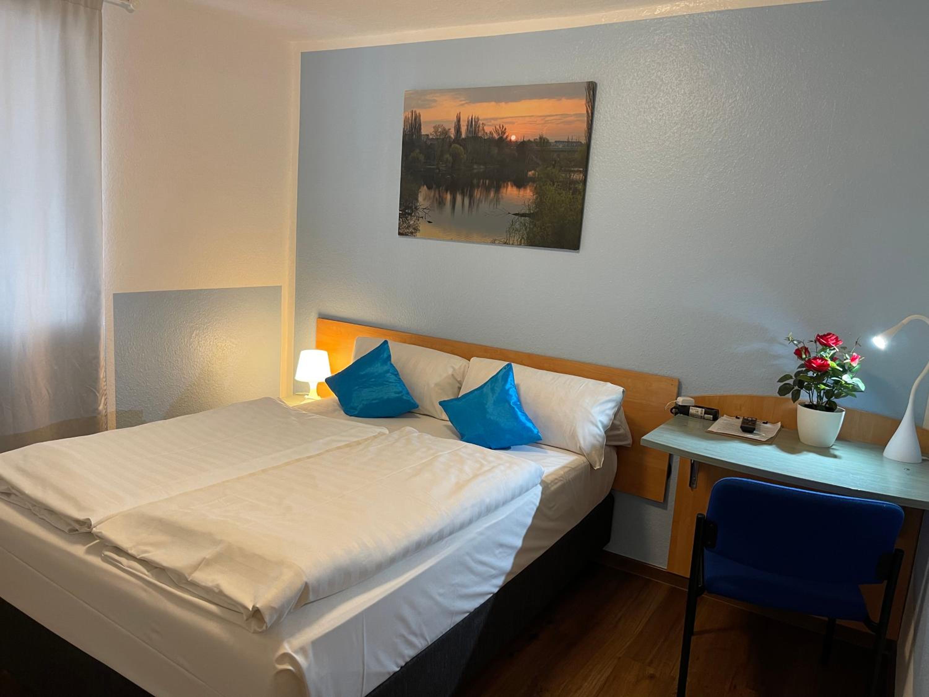 Double or Twin Room - Photo 28