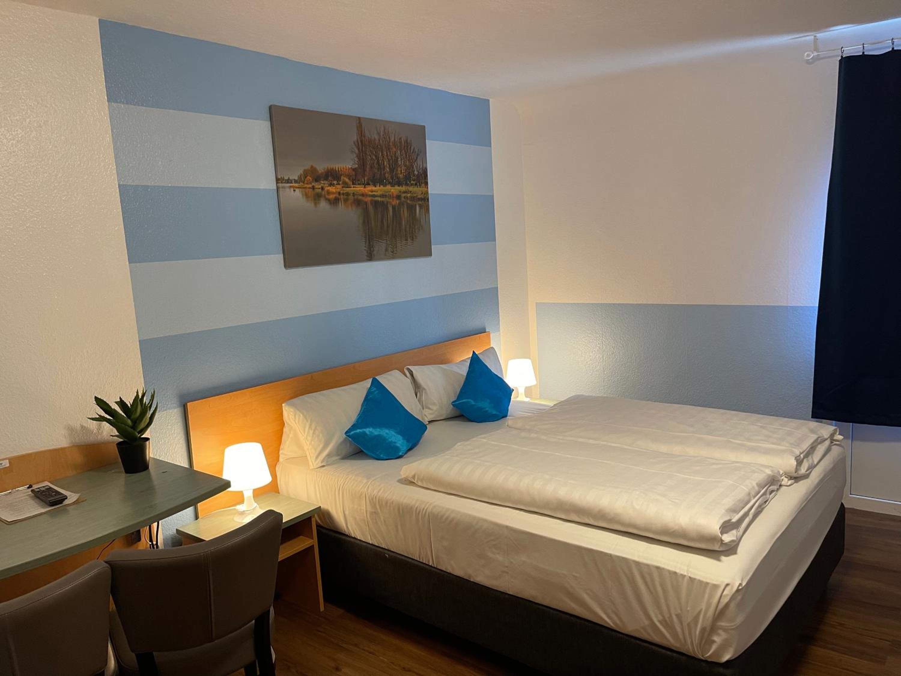 Double or Twin Room - Photo 10