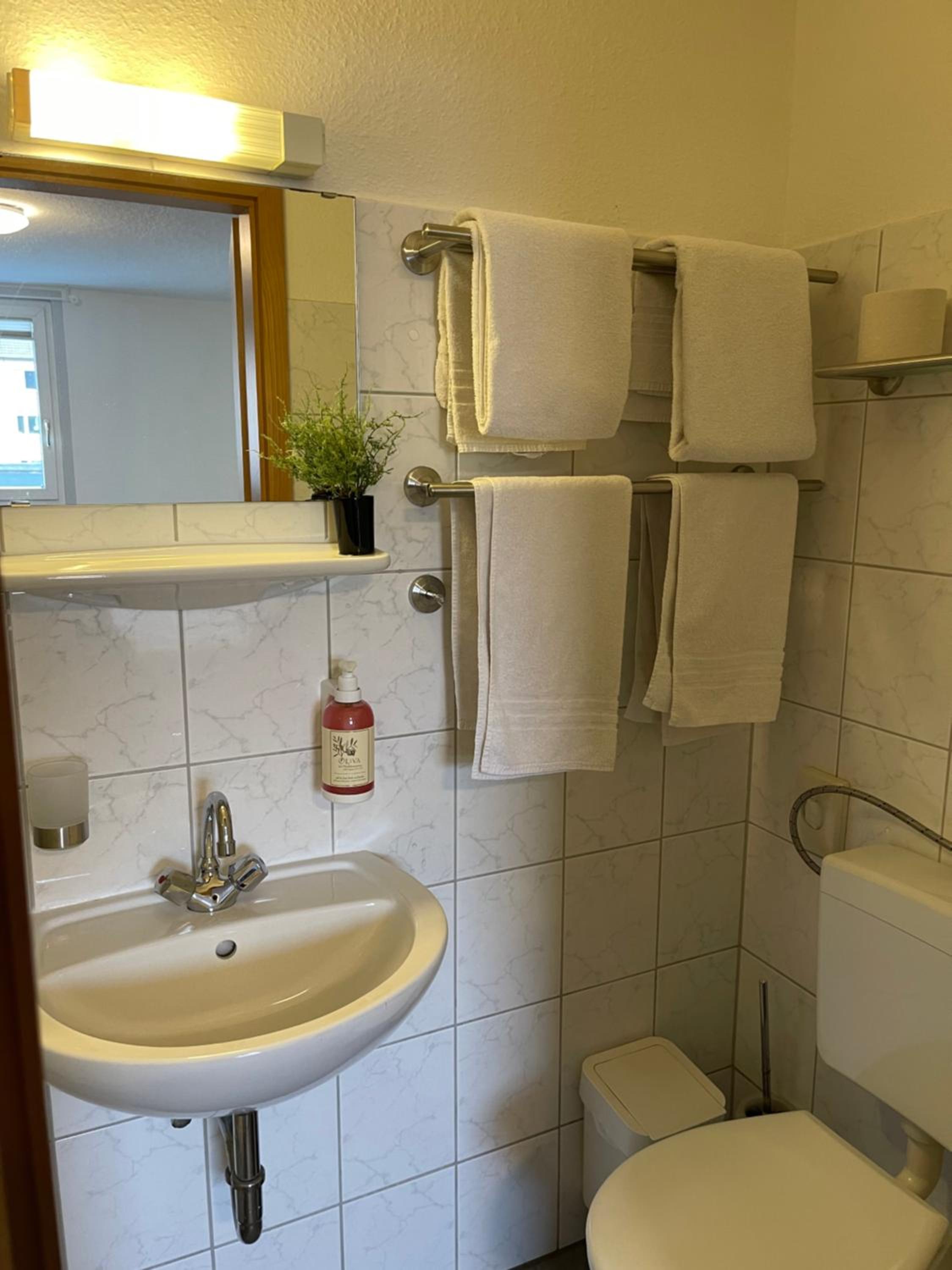 Double or Twin Room - Photo 13