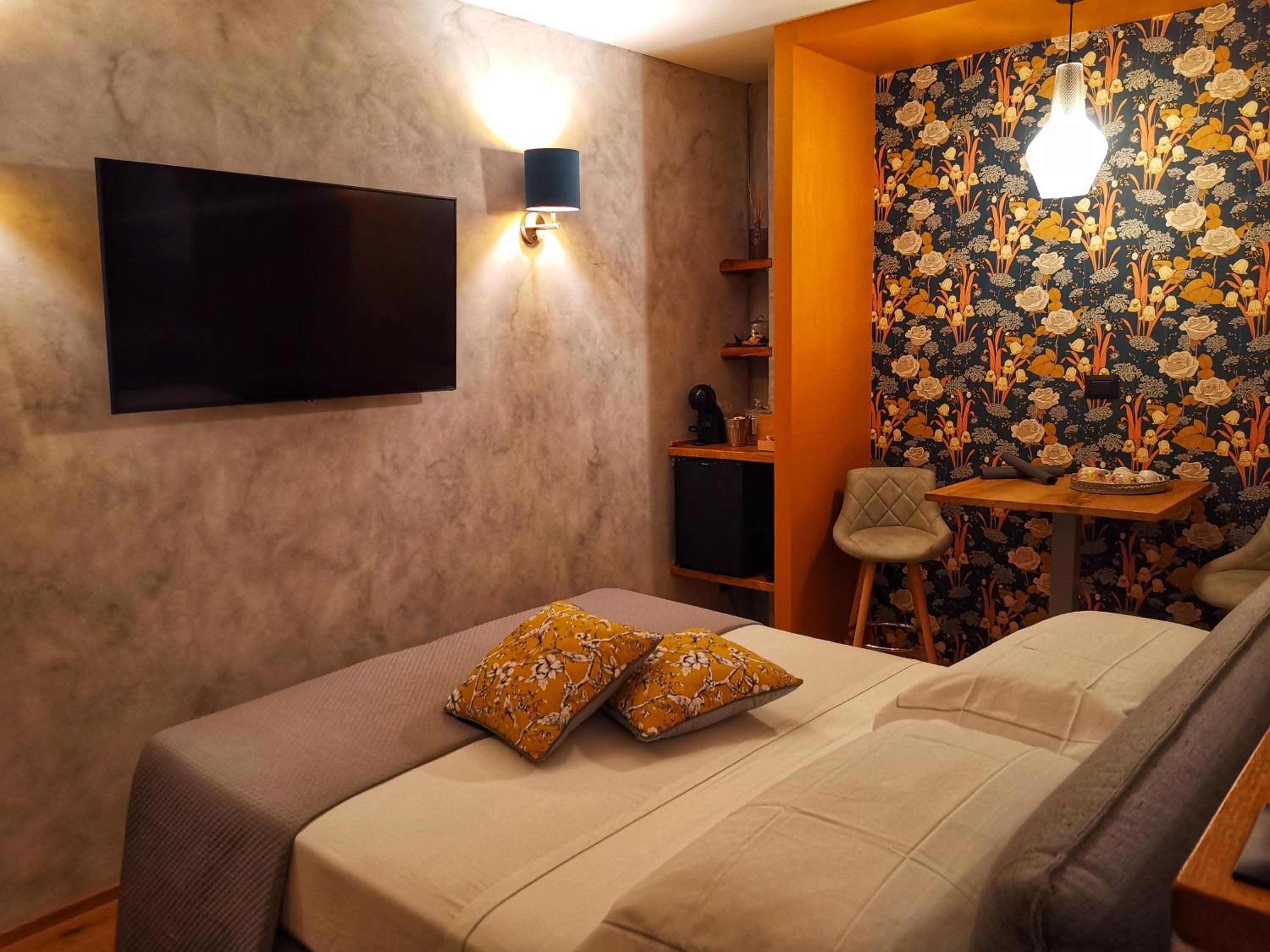 Queen Room with Spa Bath photo 2