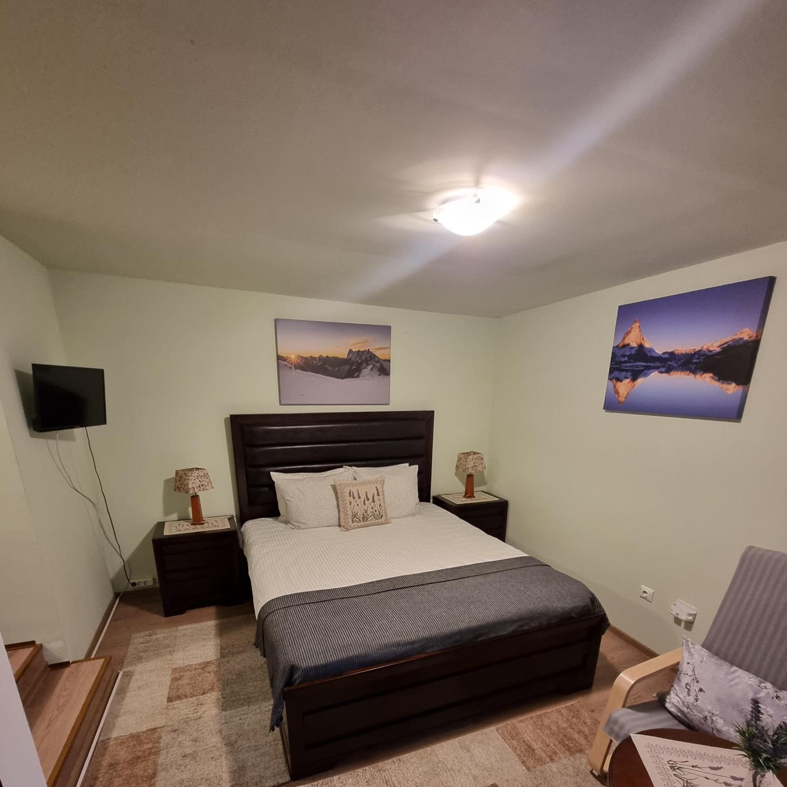 Two-Bedroom House - Photo 3