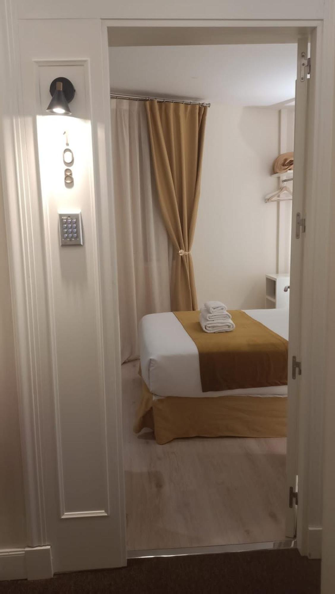 Small Double Room photo 2