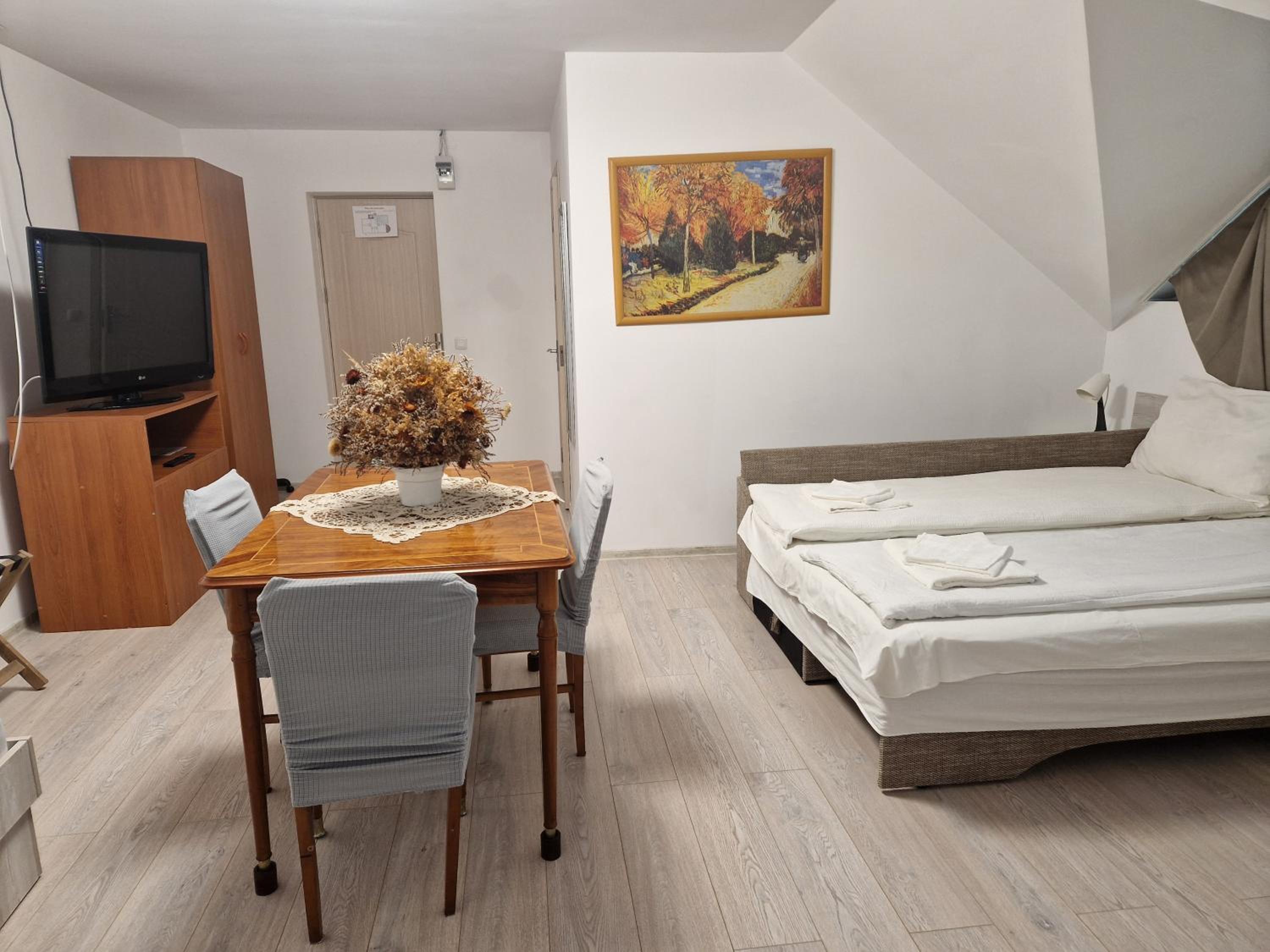 Quadruple Room - Photo 9