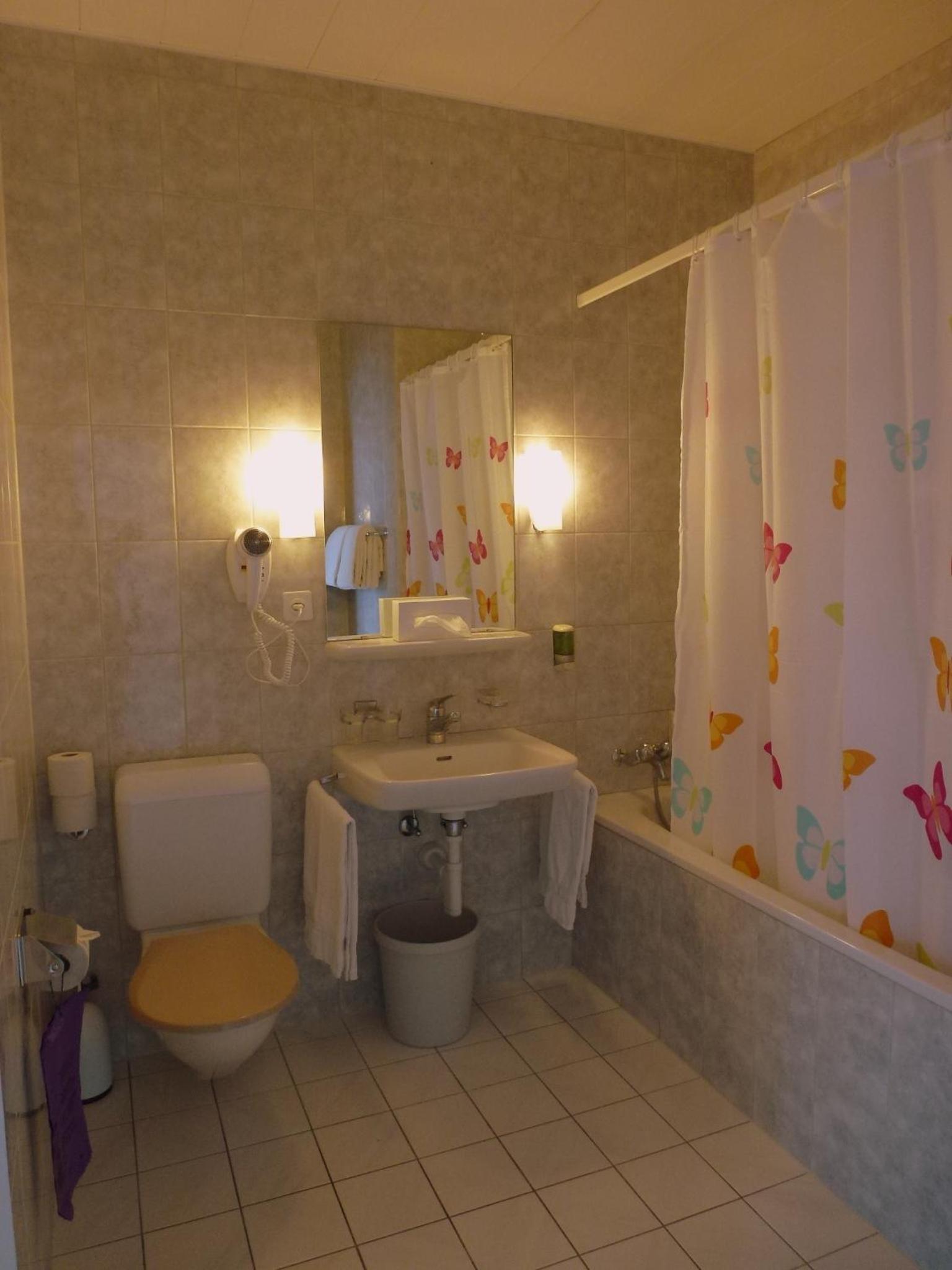 Double Room - Photo 13