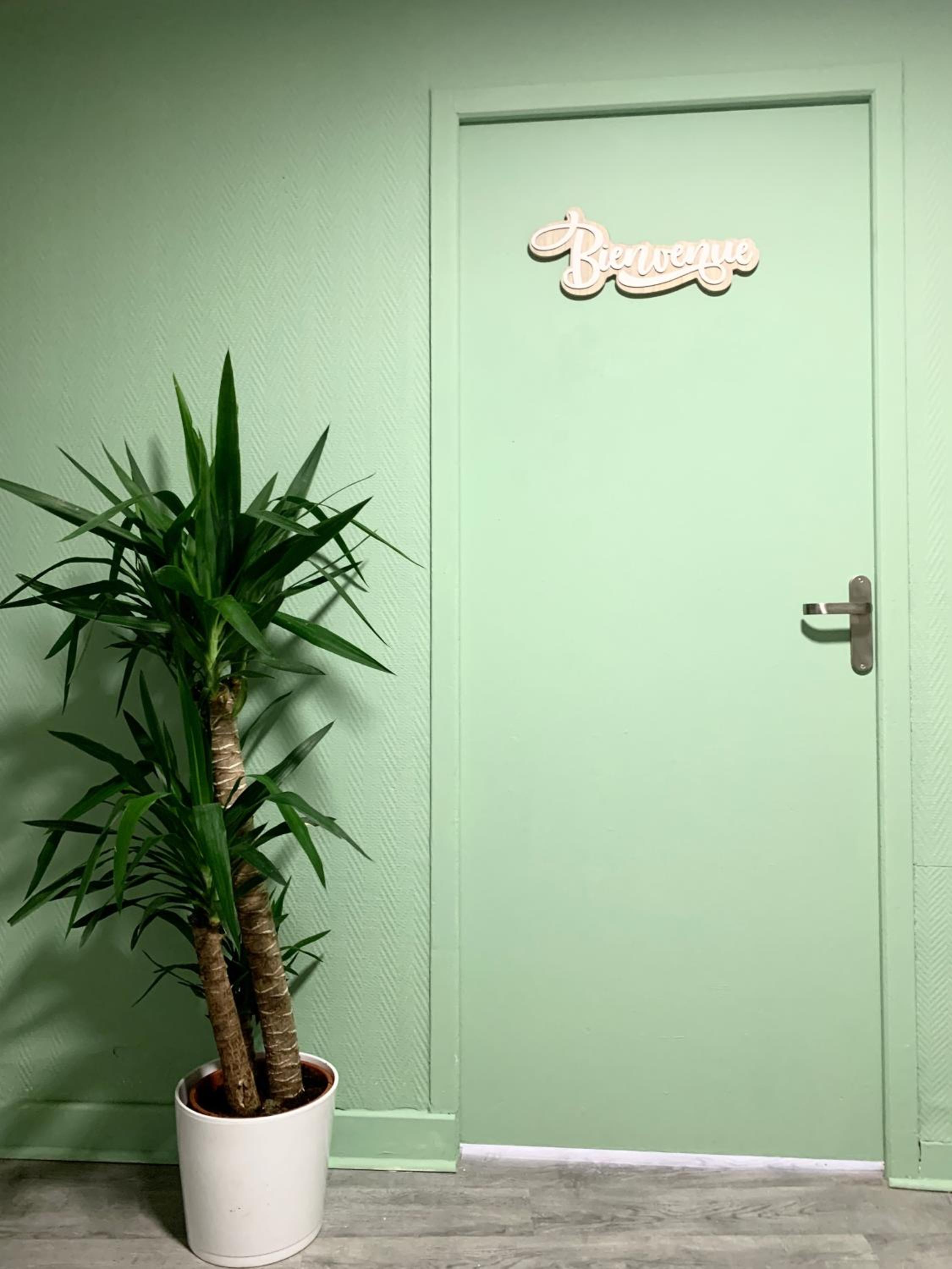 One-Bedroom Apartment - Photo 3