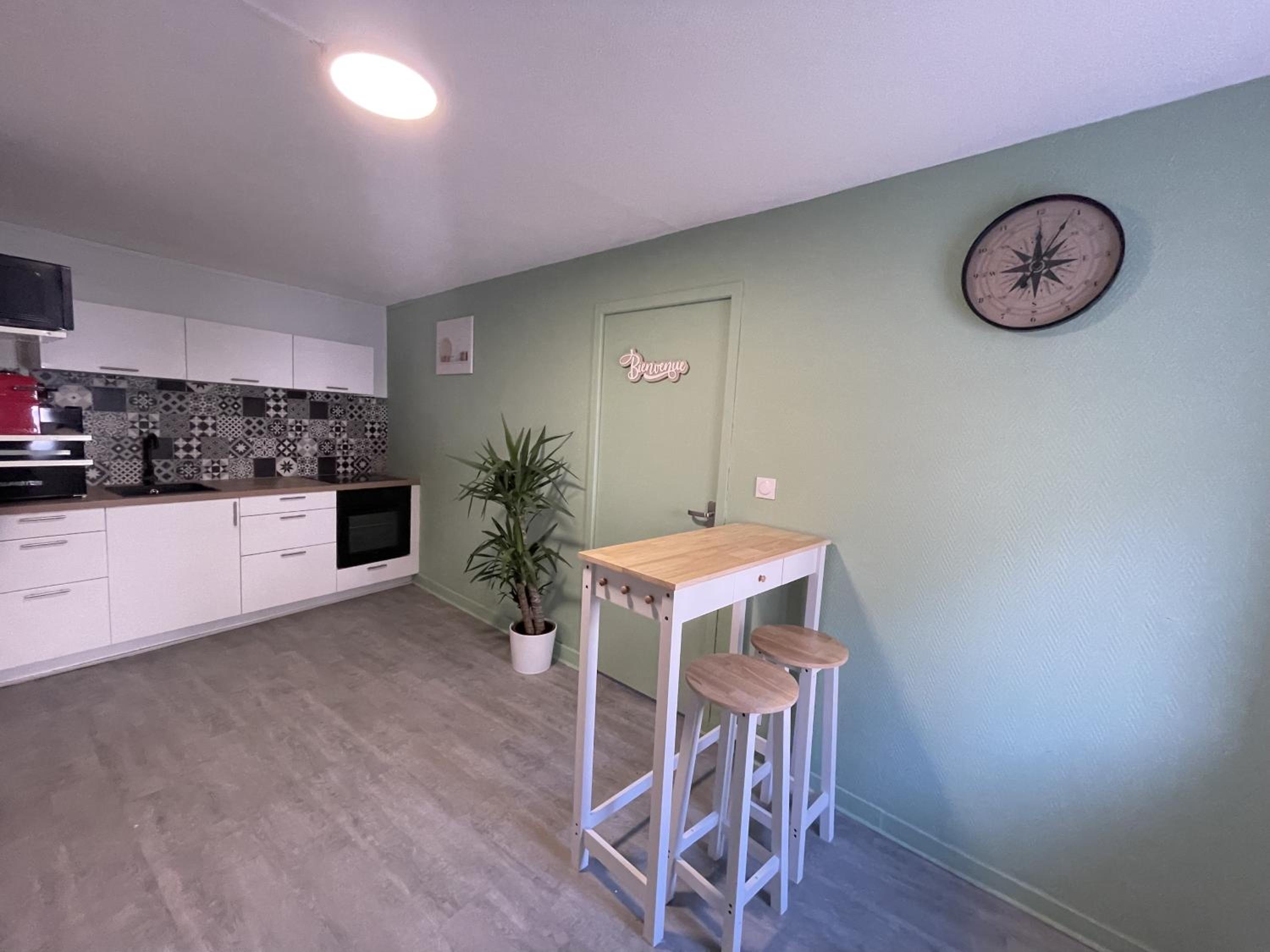 One-Bedroom Apartment - Photo 5