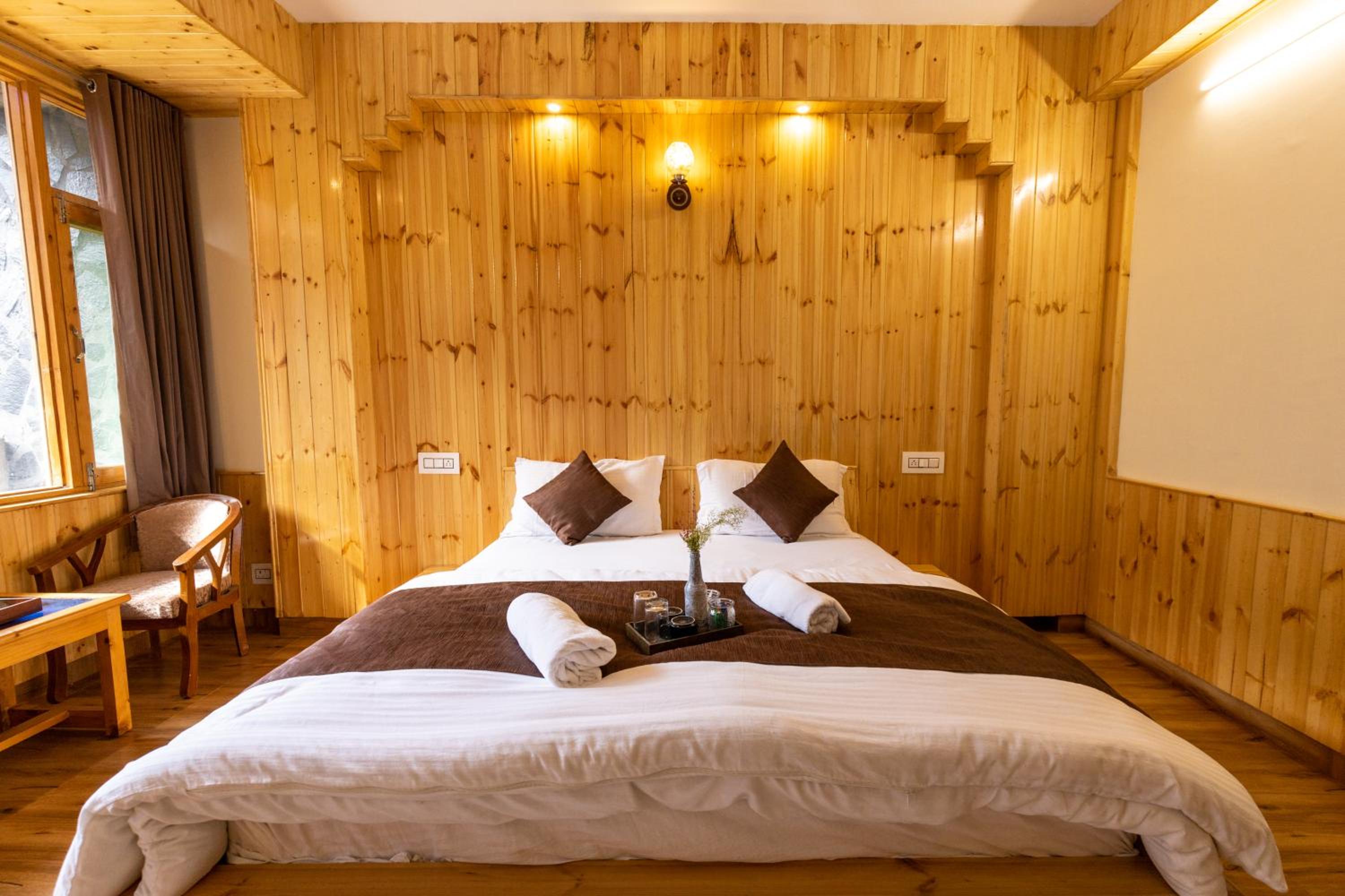 Deluxe Double Room With Balcony photo 3