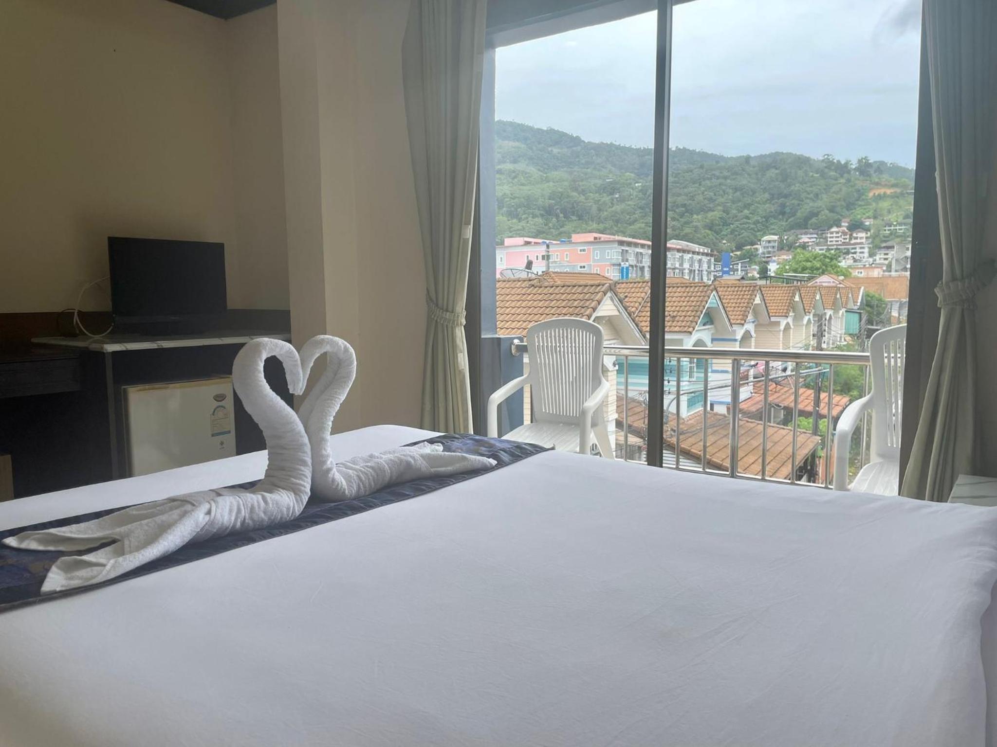 King Room with Terrace - Photo 12