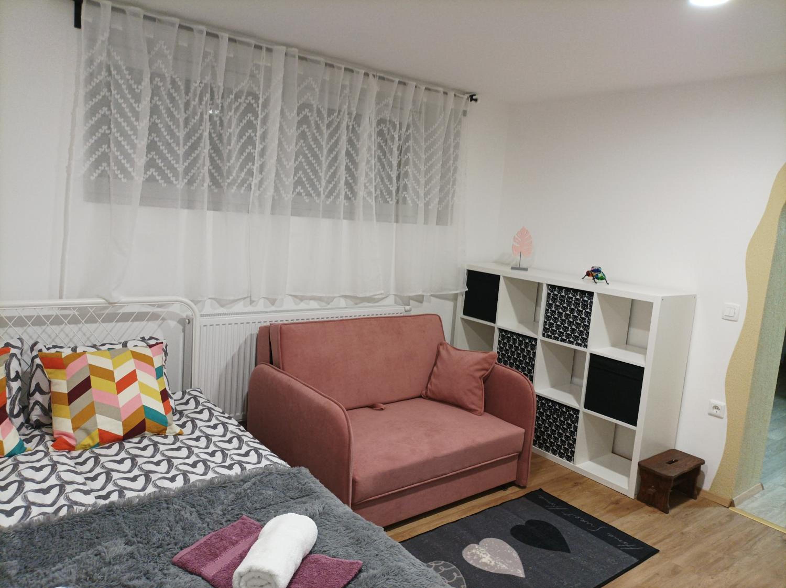 One-Bedroom Apartment photo 1