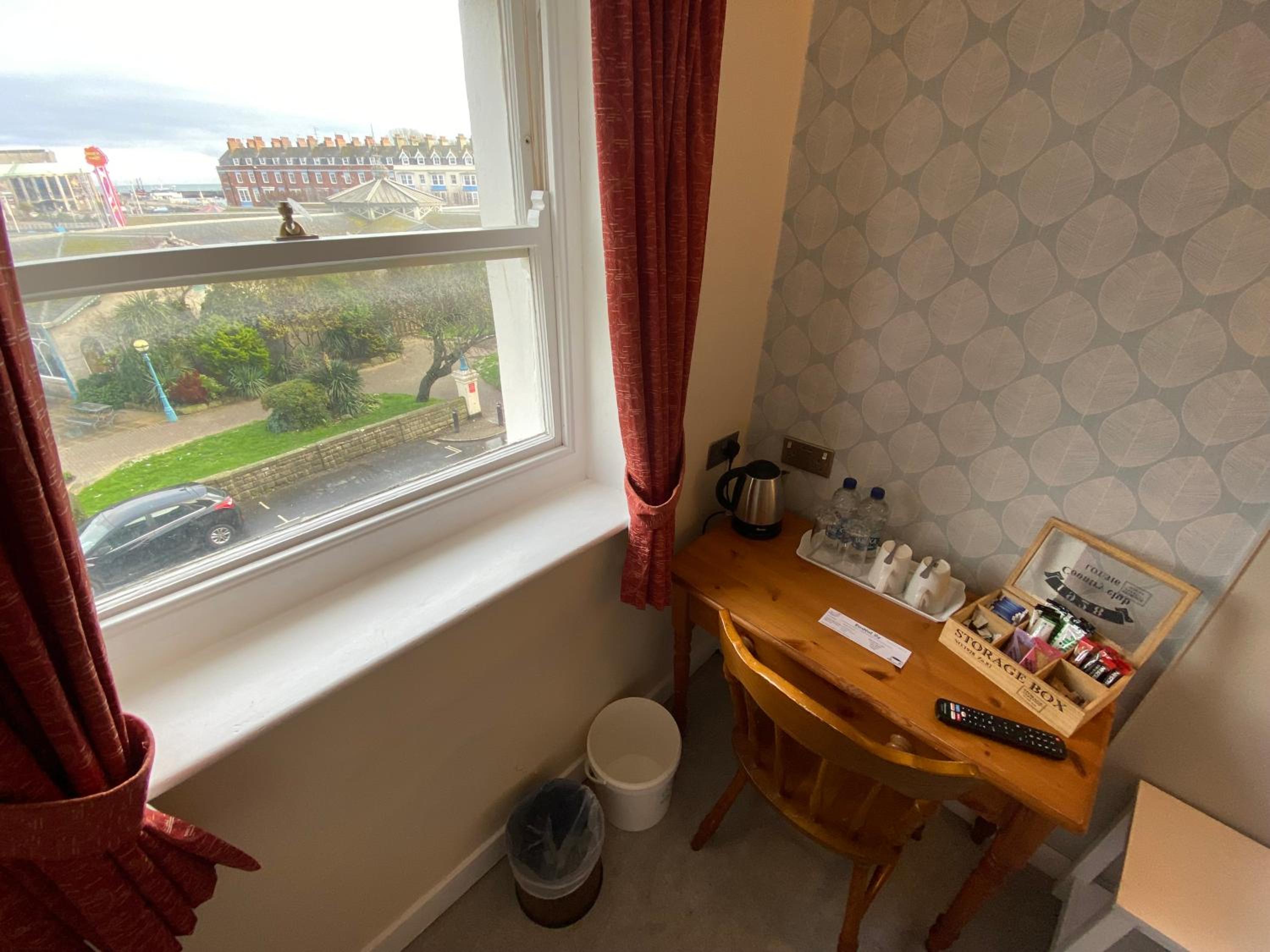 Double Room with Sea View - Photo 3