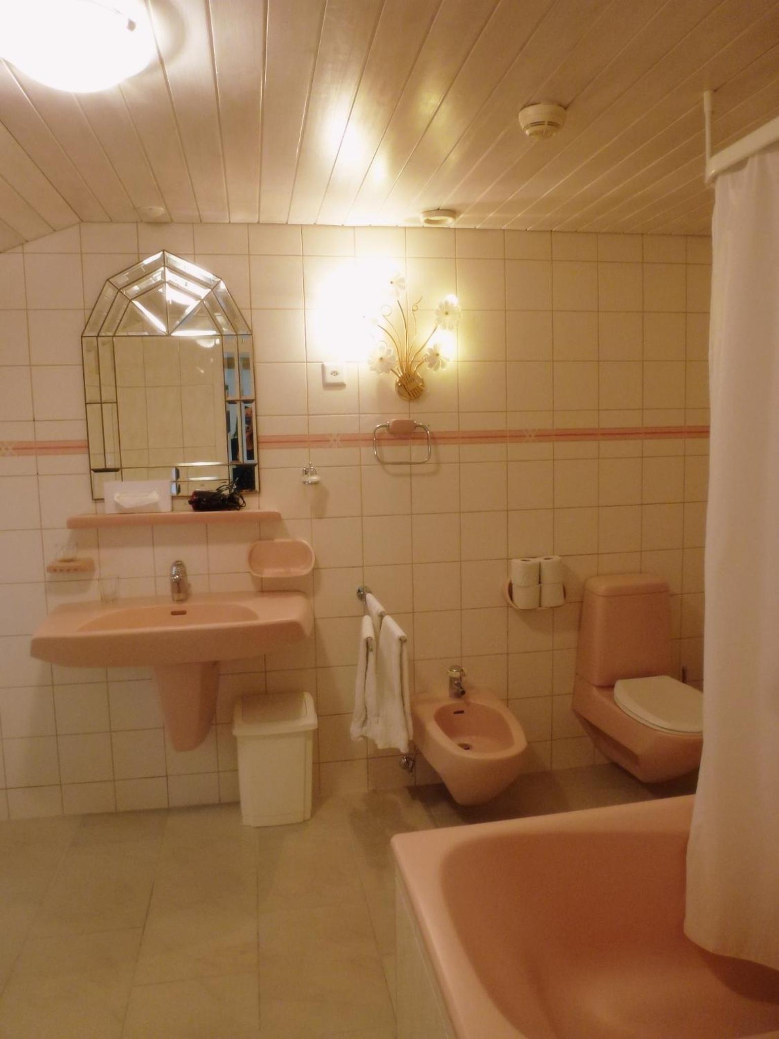 Quadruple Room - Photo 11