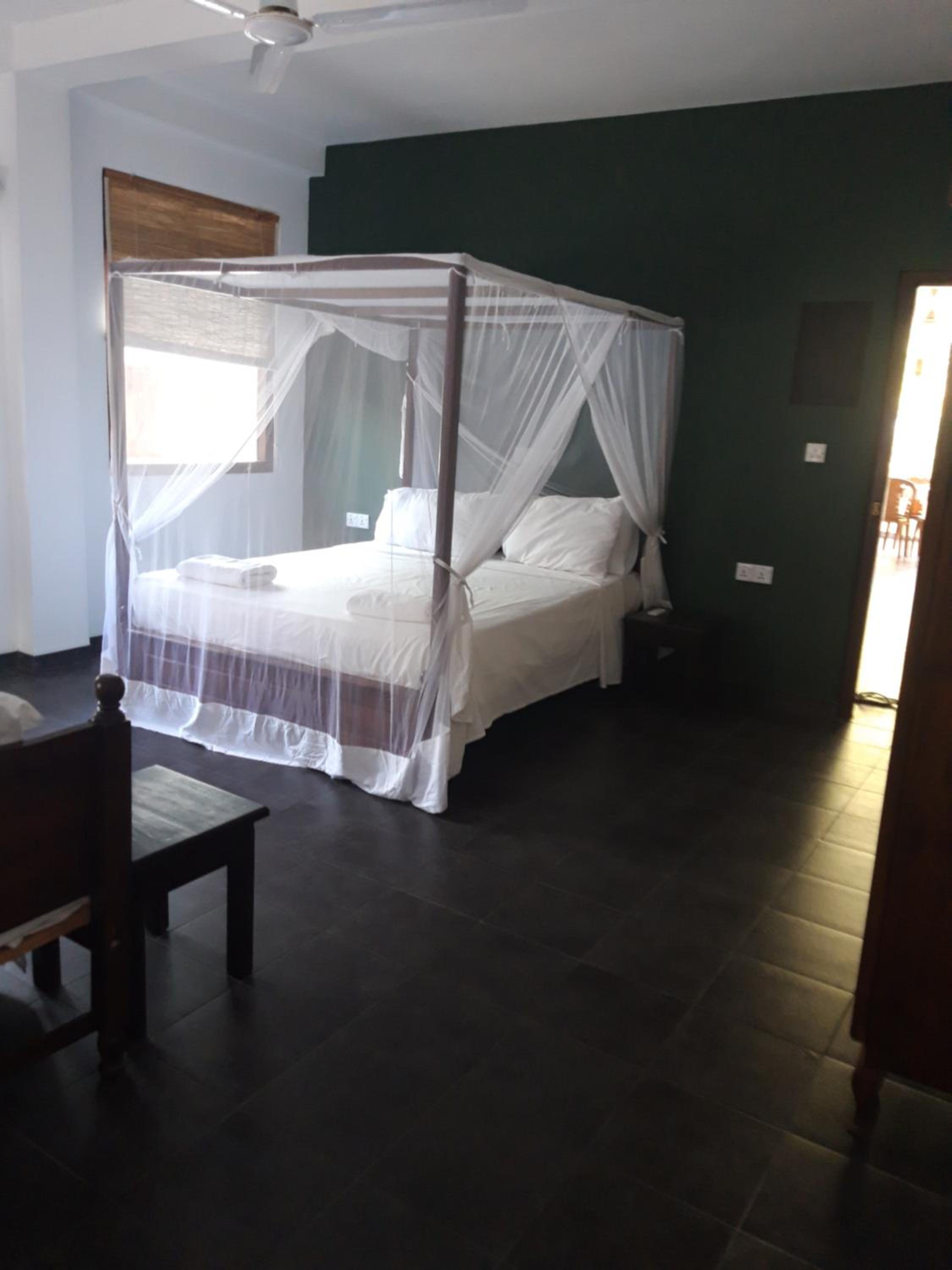 Family Room with Bathroom photo 3