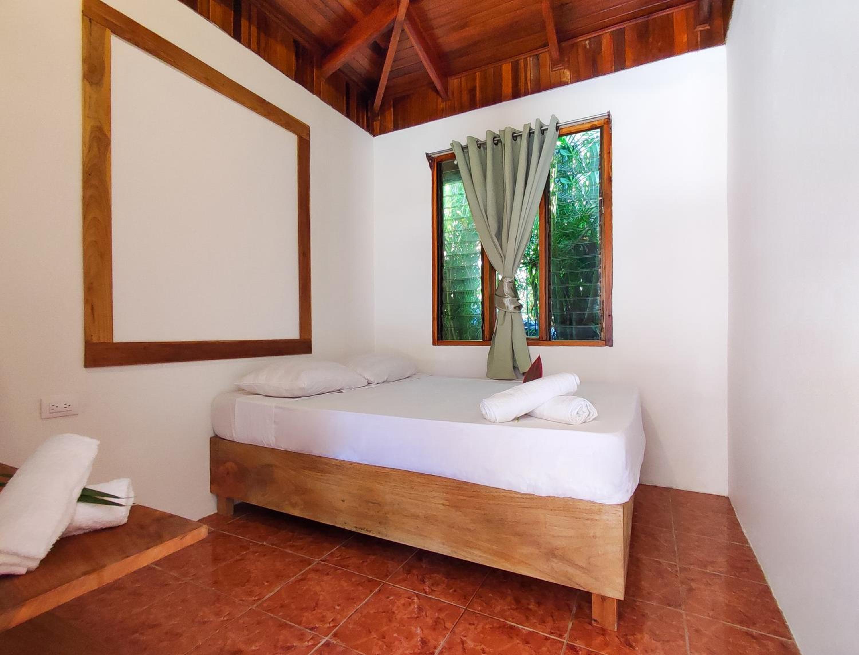 Double Room with Shared Bathroom photo 3