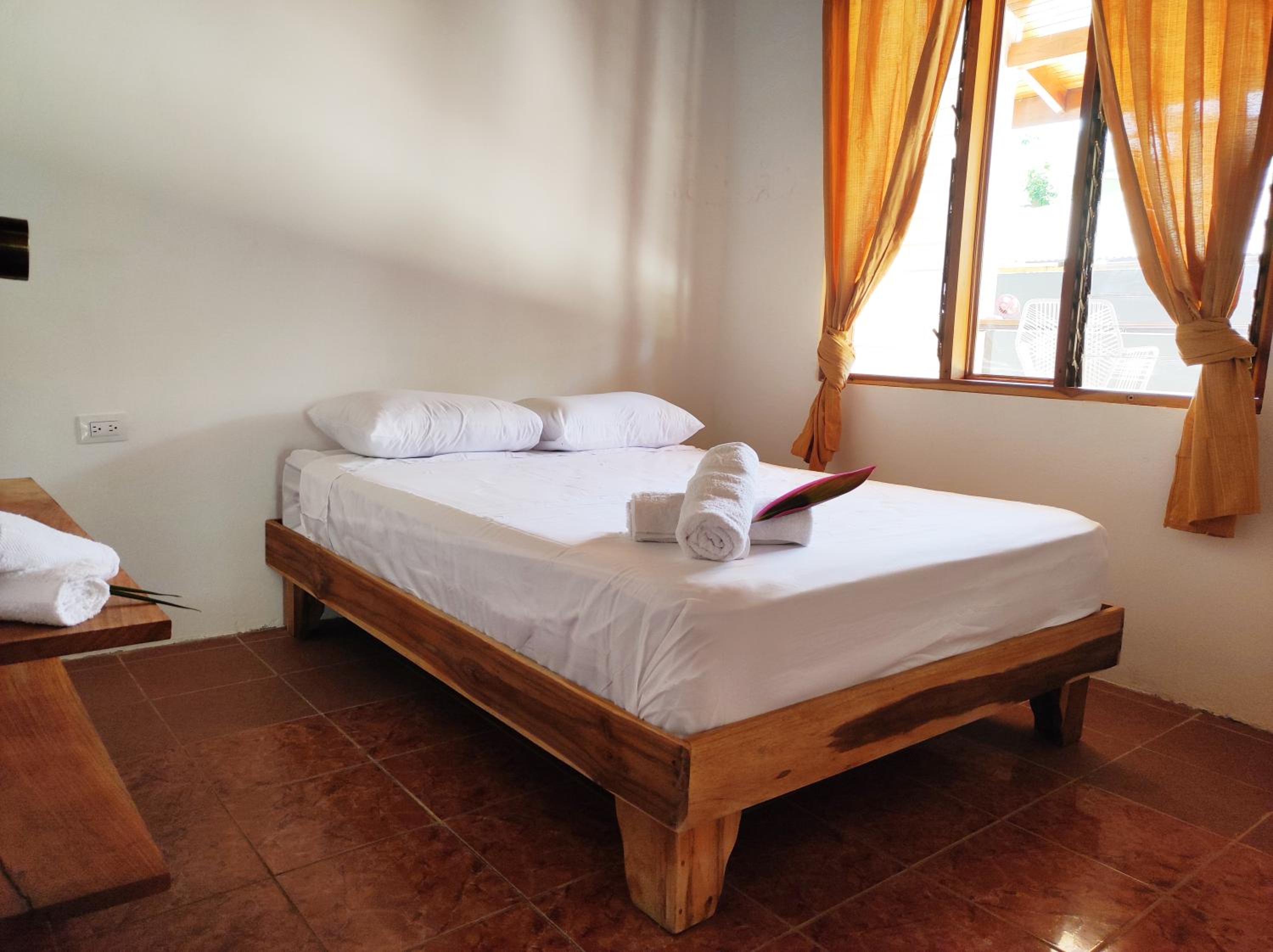 Double Room with Shared Bathroom photo 3