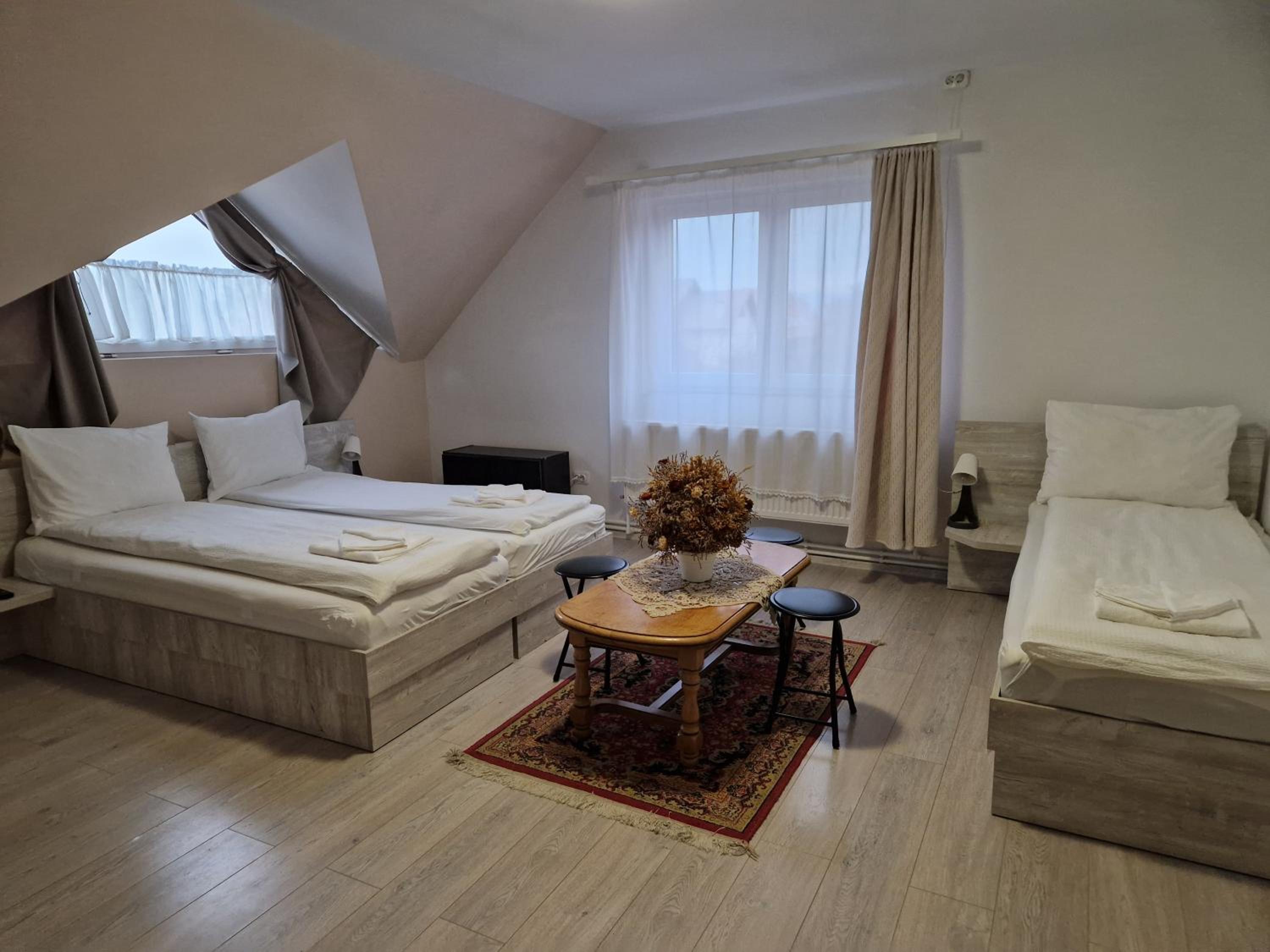 Triple Room - Photo 1