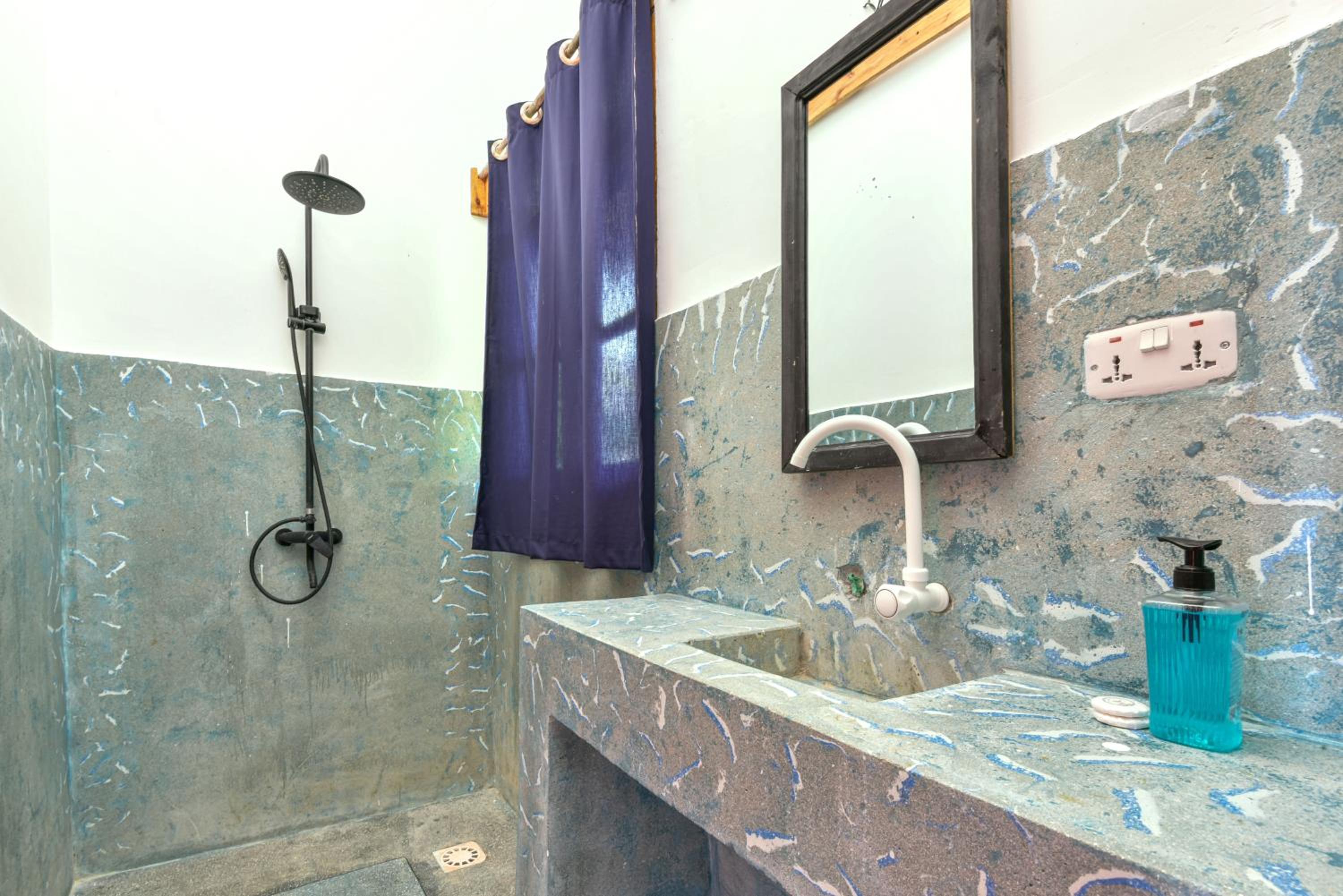 Bungalow with Sea View - Photo 4