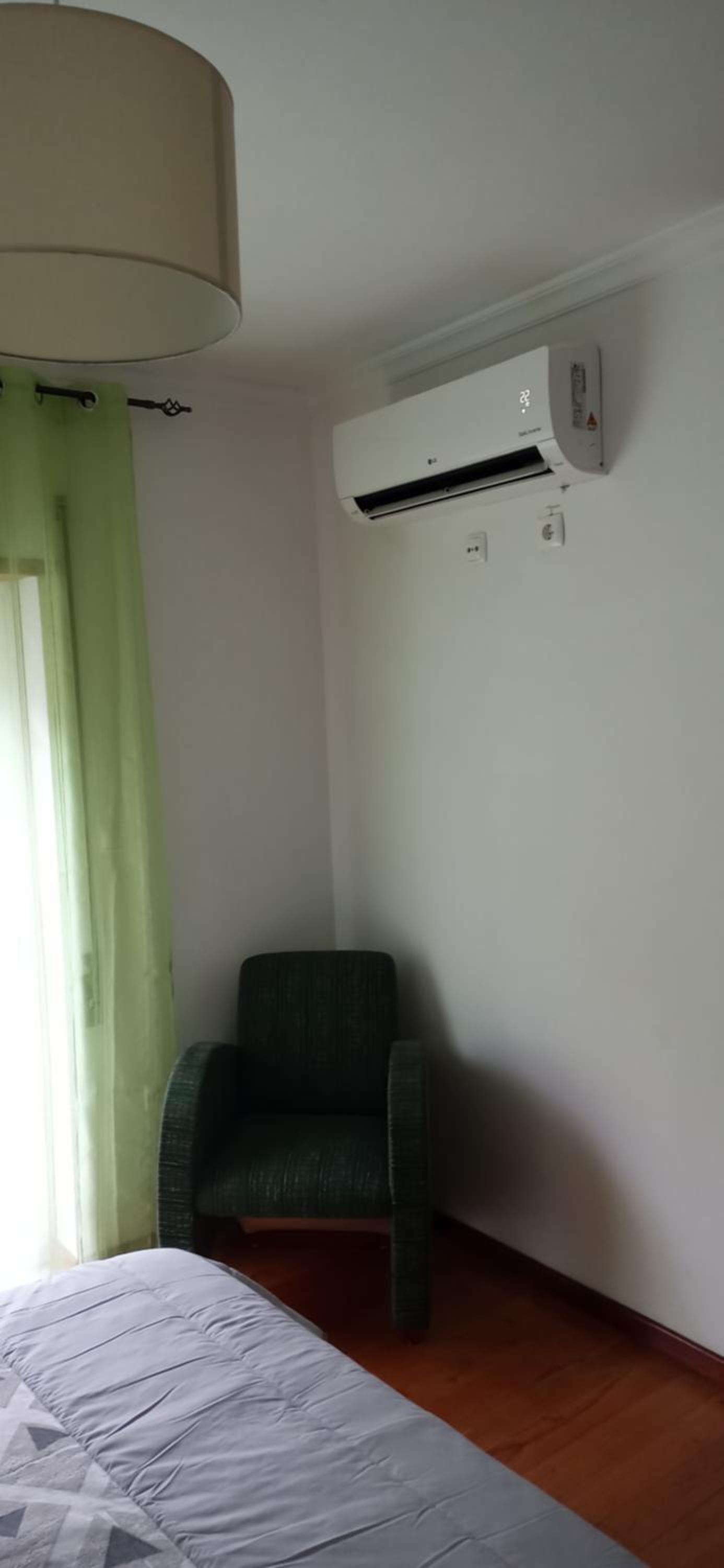 Three-Bedroom House photo 3