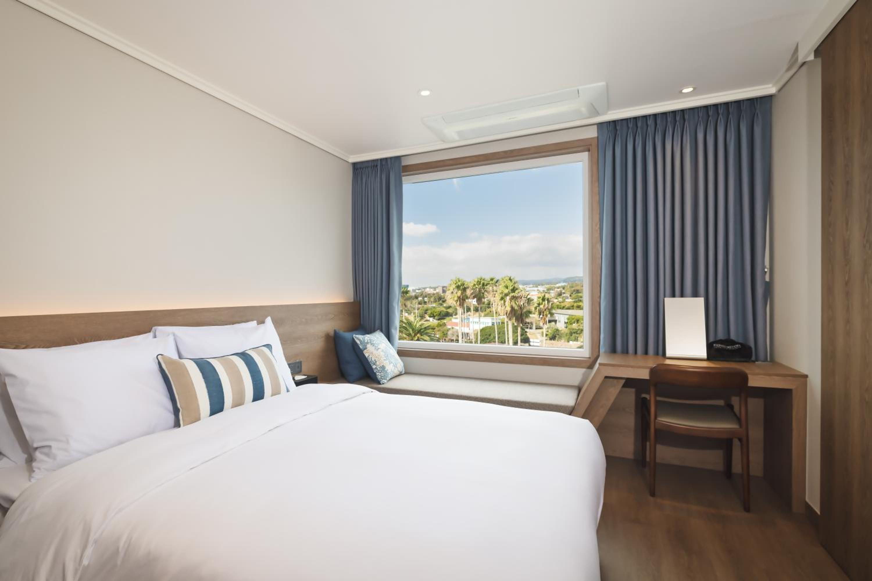 Kensington Premier Mountain - Fully Renovated Room, Free Mini-bar, photo 6