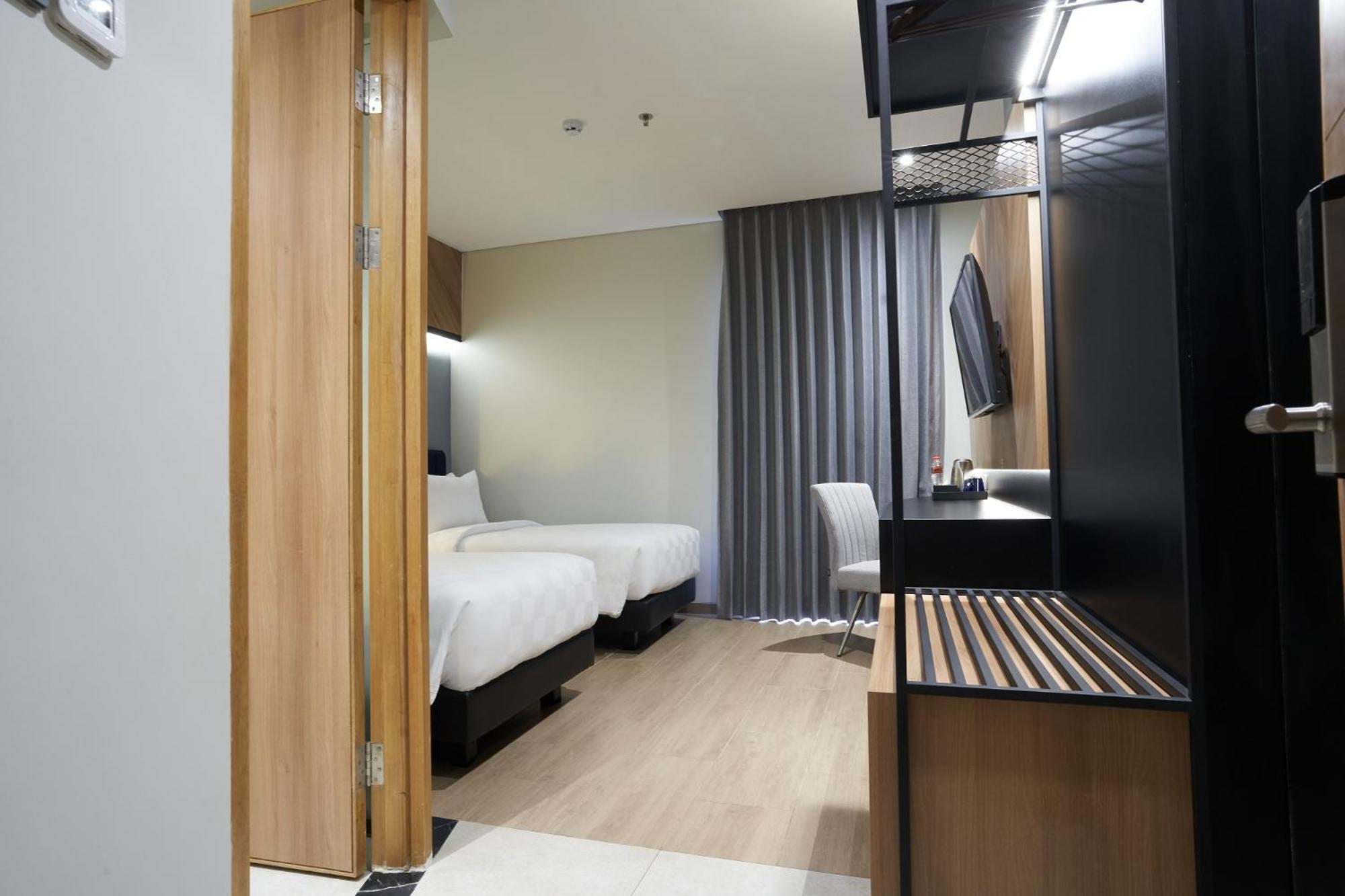 Superior Twin Room - Photo 1