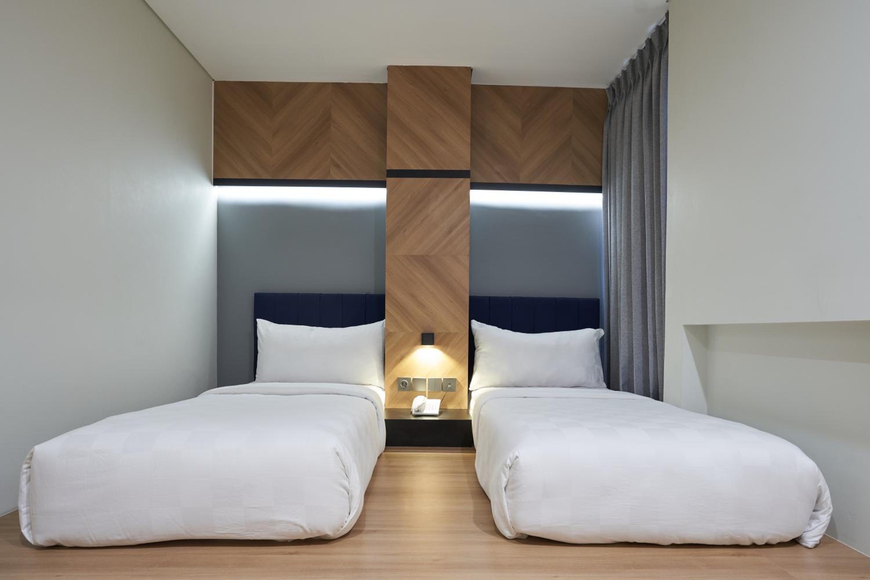 Small Twin Room  - Photo 1