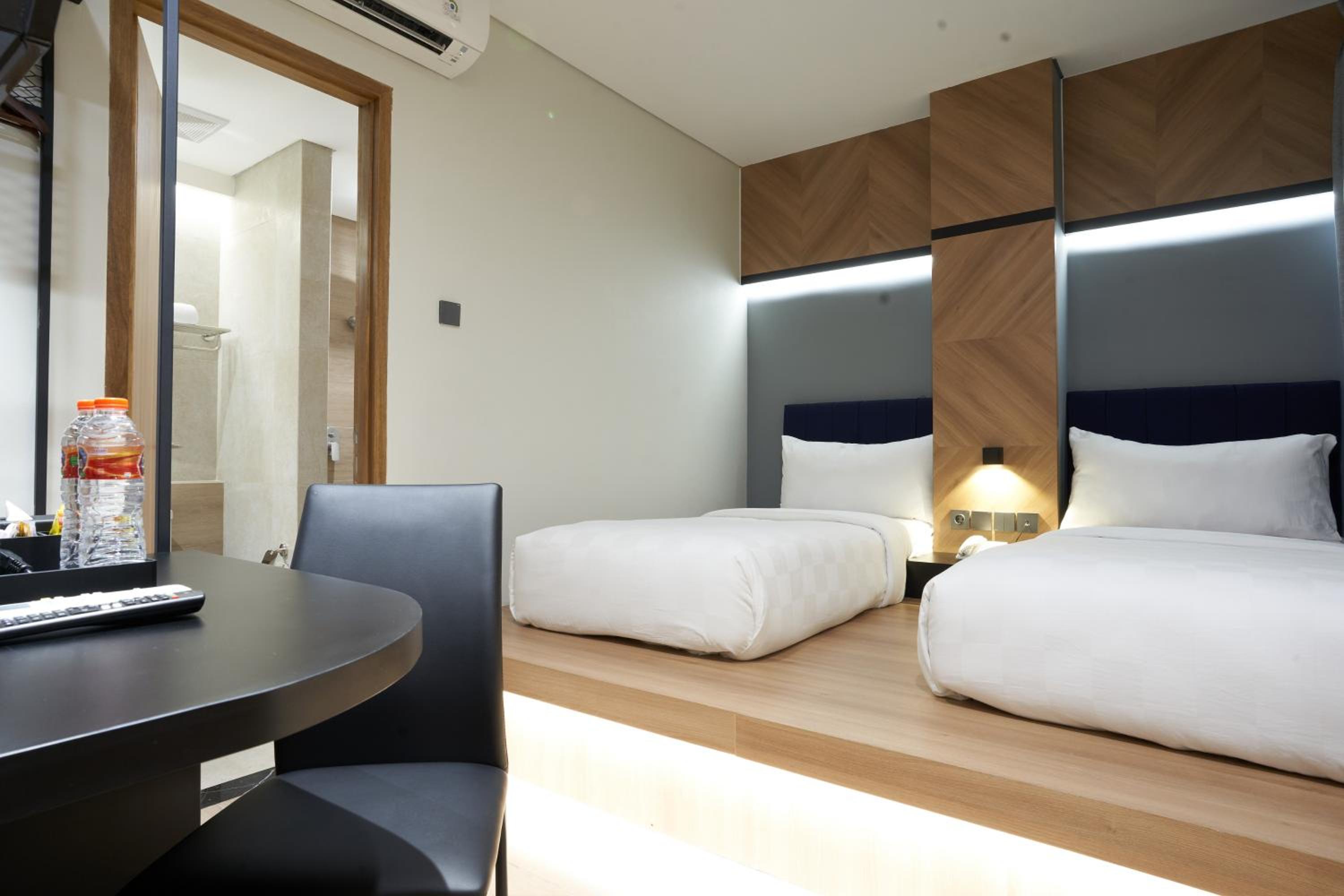 Small Twin Room  - Photo 2